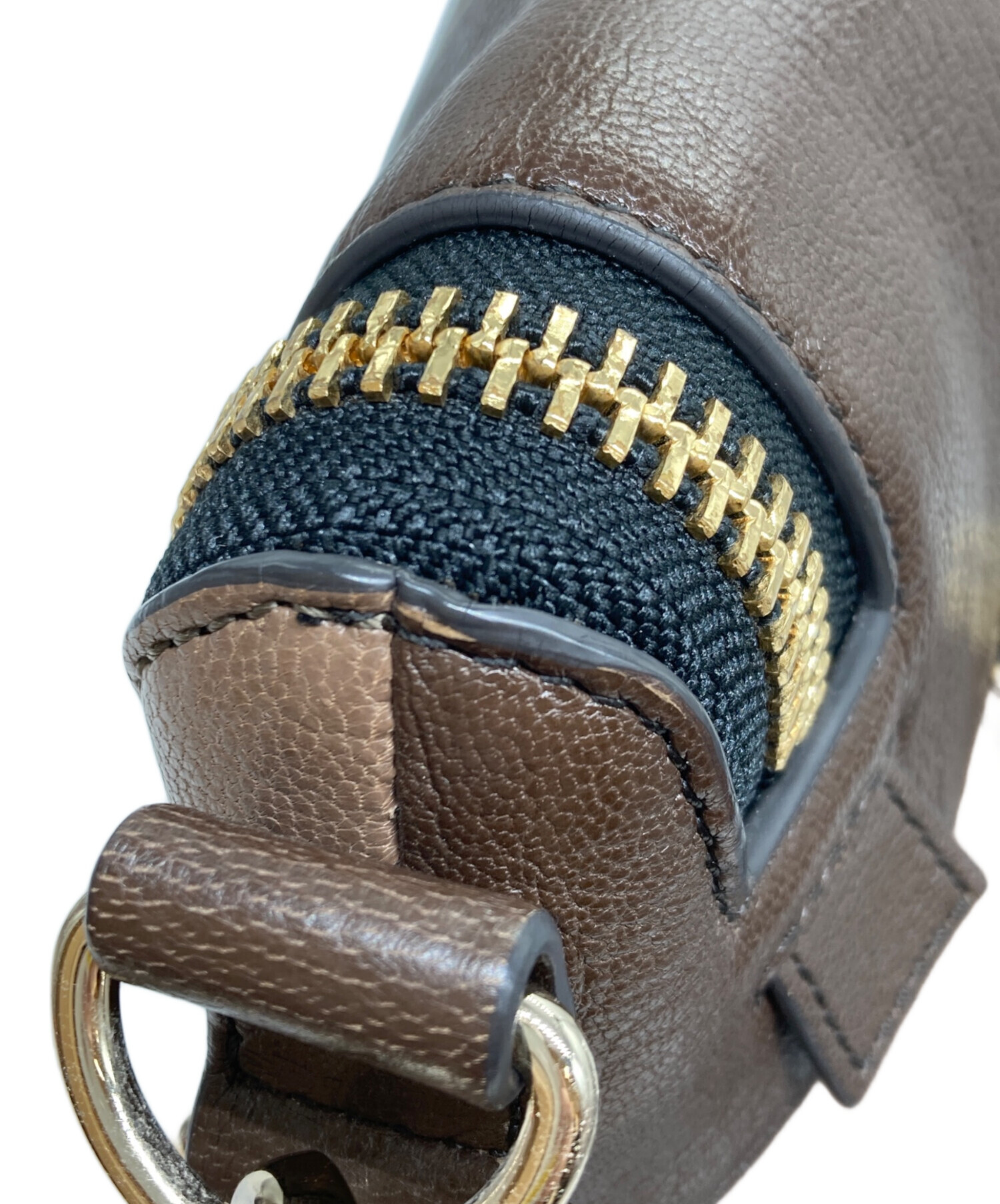 美品 アニヤハインドマーチ ショルダーバッグ マキシジップ レザー ANYA HINDMARCH アニヤハインドマーチ ショルダーバッグ アイズ