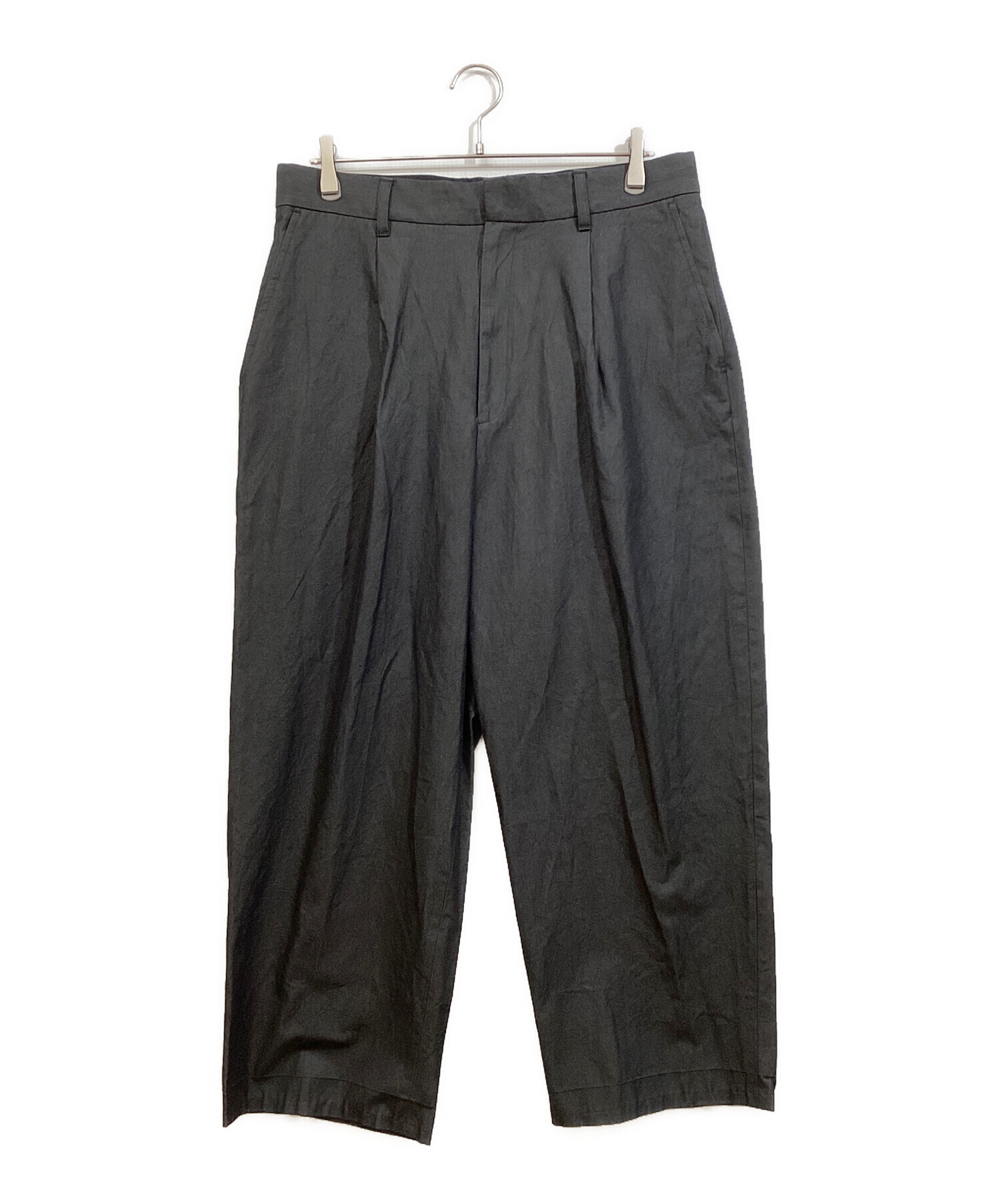中古・古着通販】THE DAY (ザデイ) GABARDINE TUCK PANTS グレー