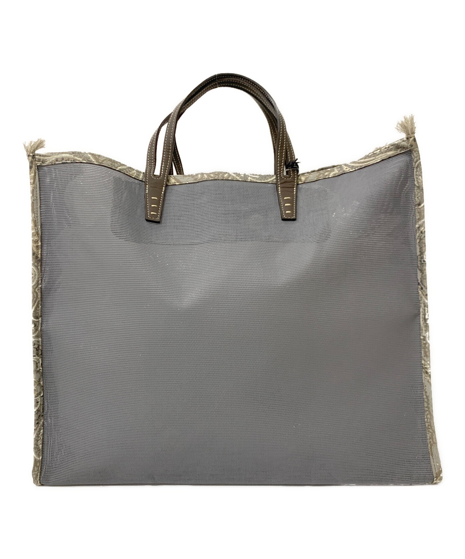 A VACATION グレージュ バッグ A VACATION（アヴァケーション）の「A VACATION × Demi-Luxe BEAMS