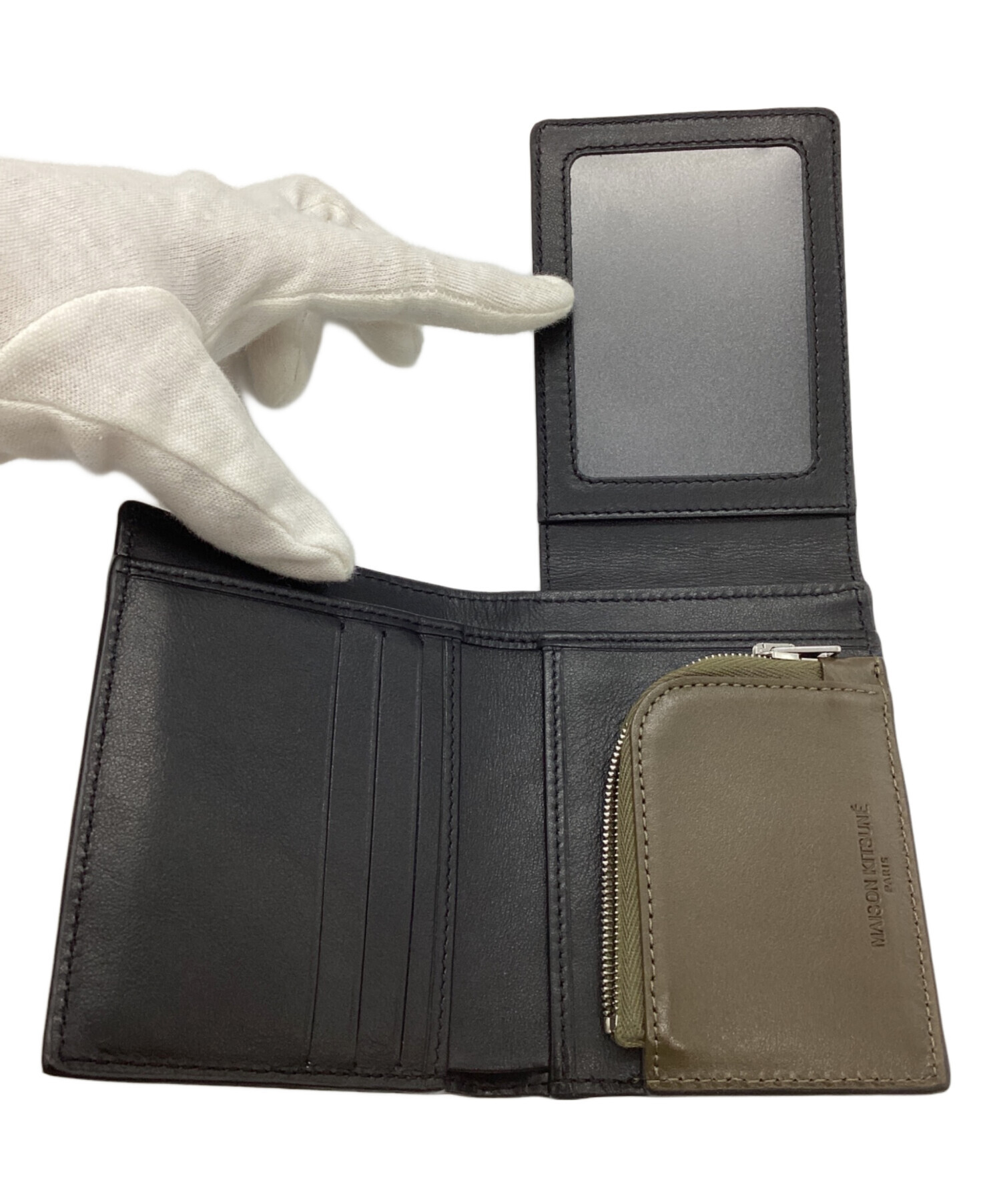 MAISON KITSUNÉ ブラック 三つ折り財布 メゾンキツネ MAISON KITSUNE 3つ折り財布 （Black） -靴