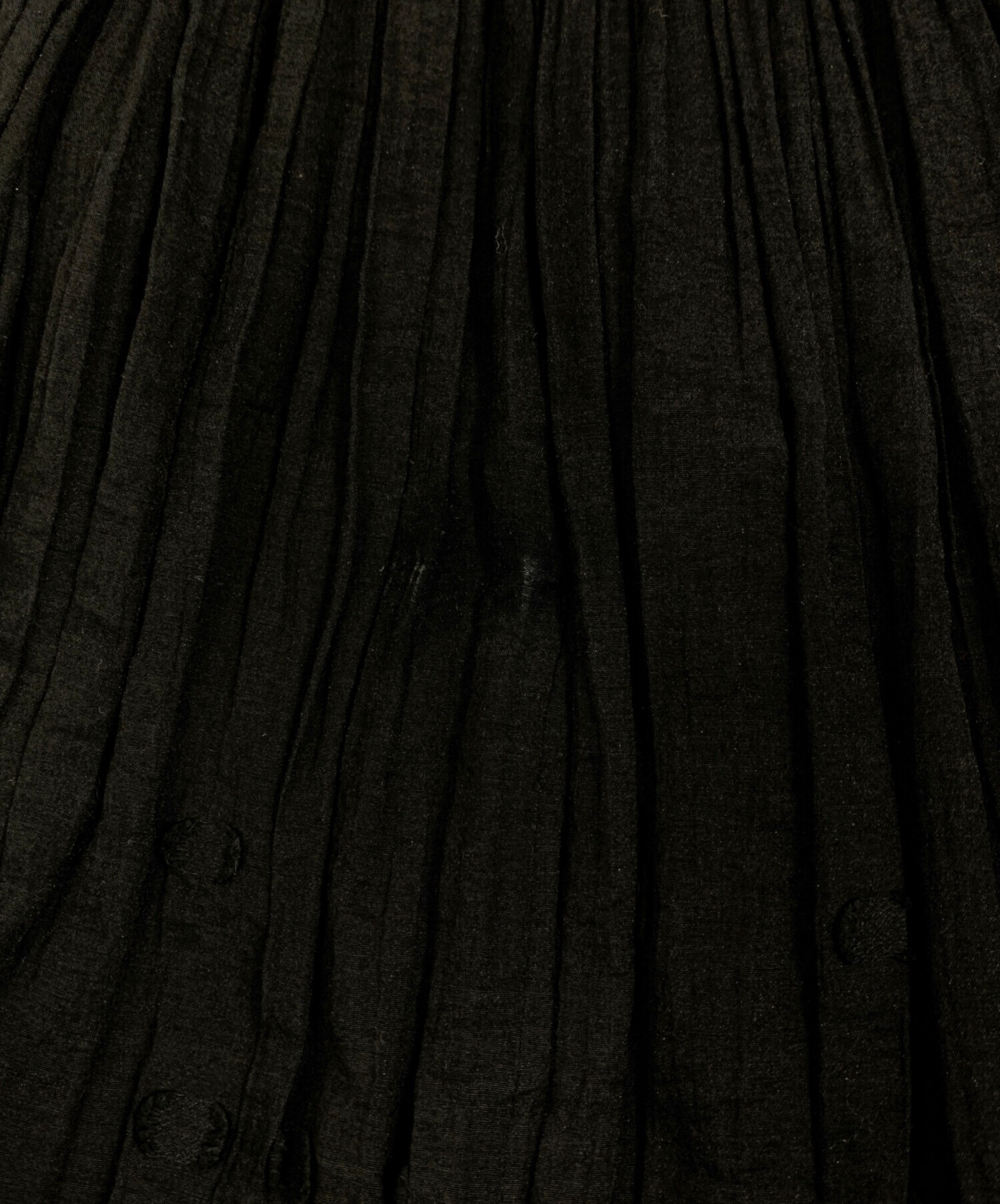 HaaT ハートイッセイミヤケ　刺繍入りホワイトフレアスカート HaaT ハートイッセイミヤケ 刺繍入りホワイトフレアスカート