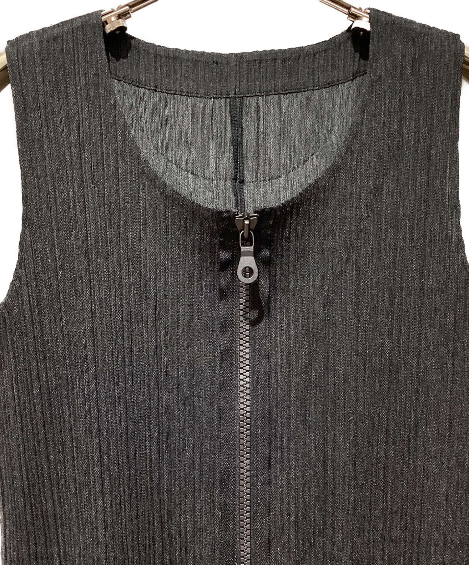 PLEATS PLEASE プリーズプリーズ ロング ジレ ベスト グレー 【公式通販】