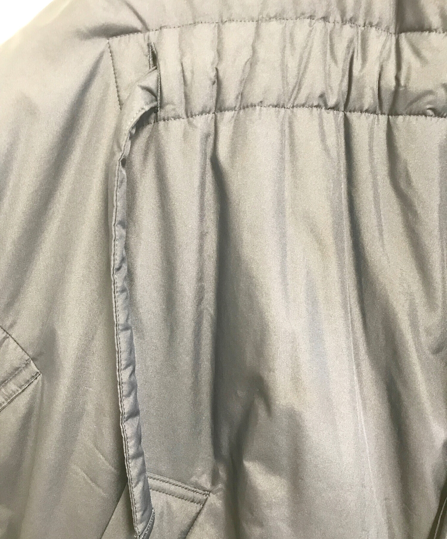 ISSEY MYAKE 幻想的な中綿入りコート アイテムのご紹介「FLIP COAT」 – isseymiyake.com