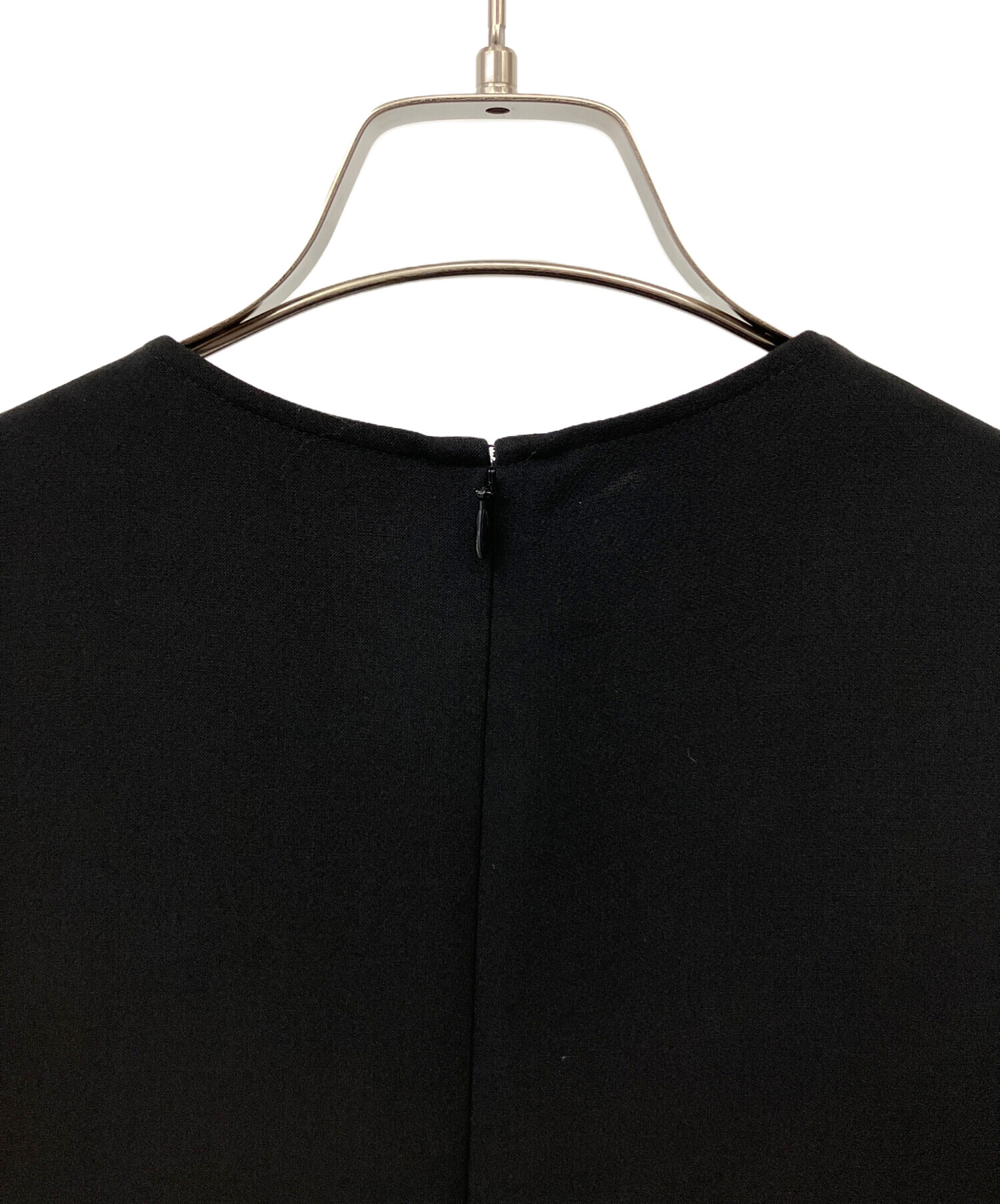 美品YOKO CHANヨーコチャンパールノースリーブワンピース38 YOKO CHAN（ヨーコチャン） 美品 パール装飾 スリットネック