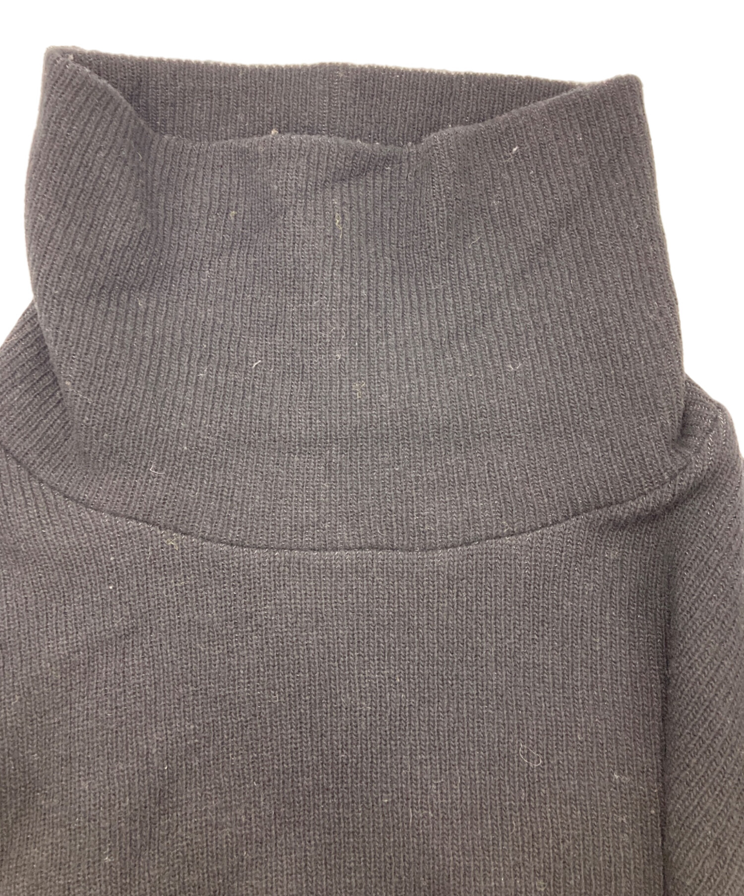 未使用 コグザビッグスモーク GISELLE ROLLNECK GILLET 中古・古着通販】COGTHEBIGSMOKE (コグザビッグスモーク) GISELLE