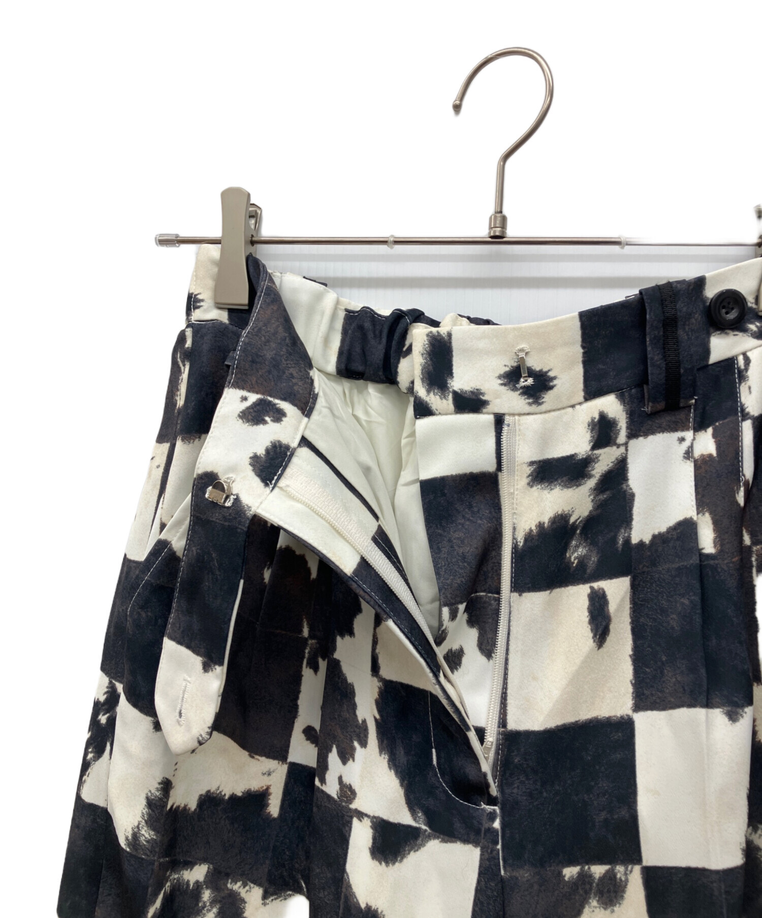 中古・古着通販】Ameri (アメリ) COW CHECK STRAIGHT PANTS ブラック