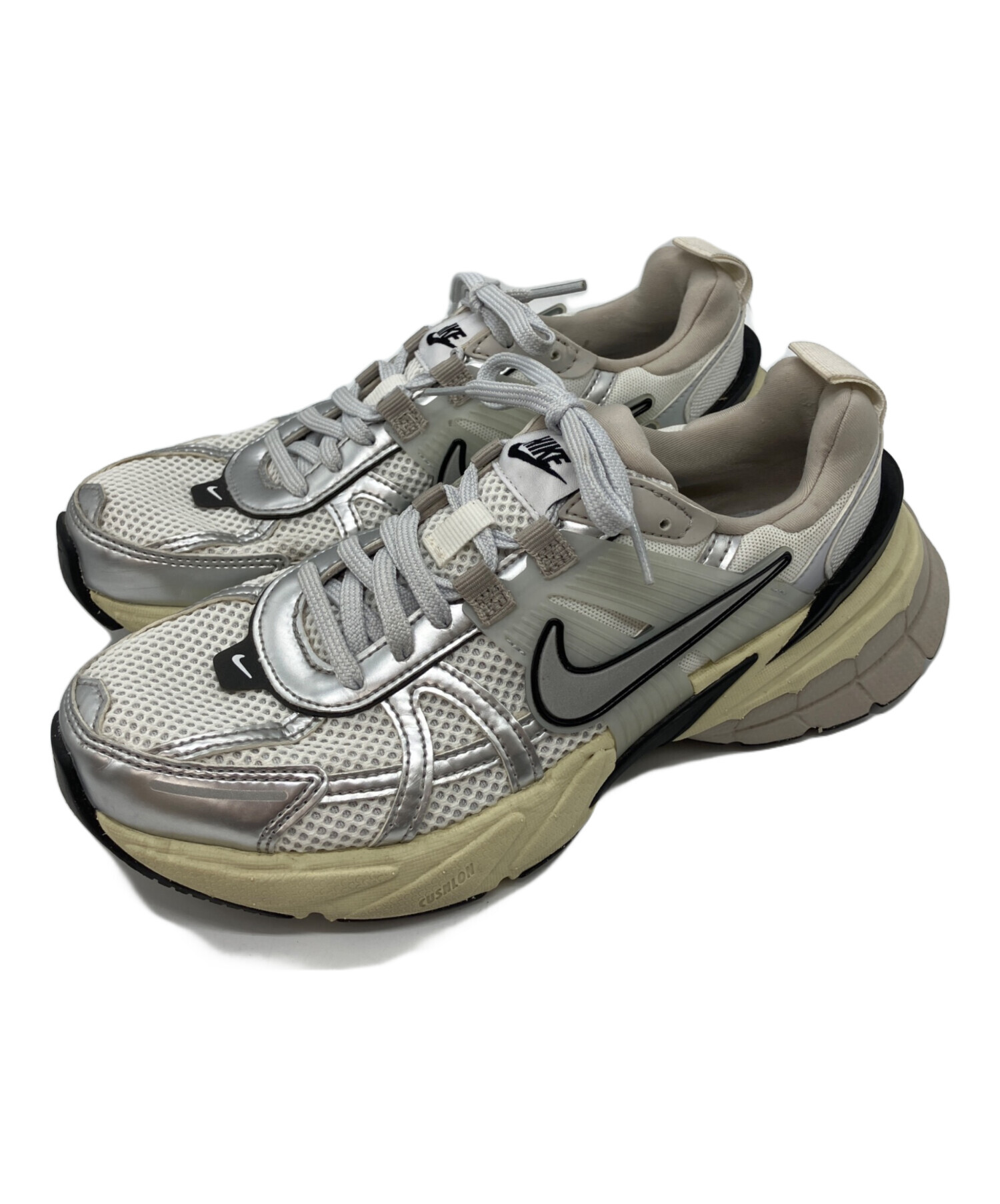 中古・古着通販】NIKE (ナイキ) W V2K RUN SUMMIT WHITE/METALLIC 