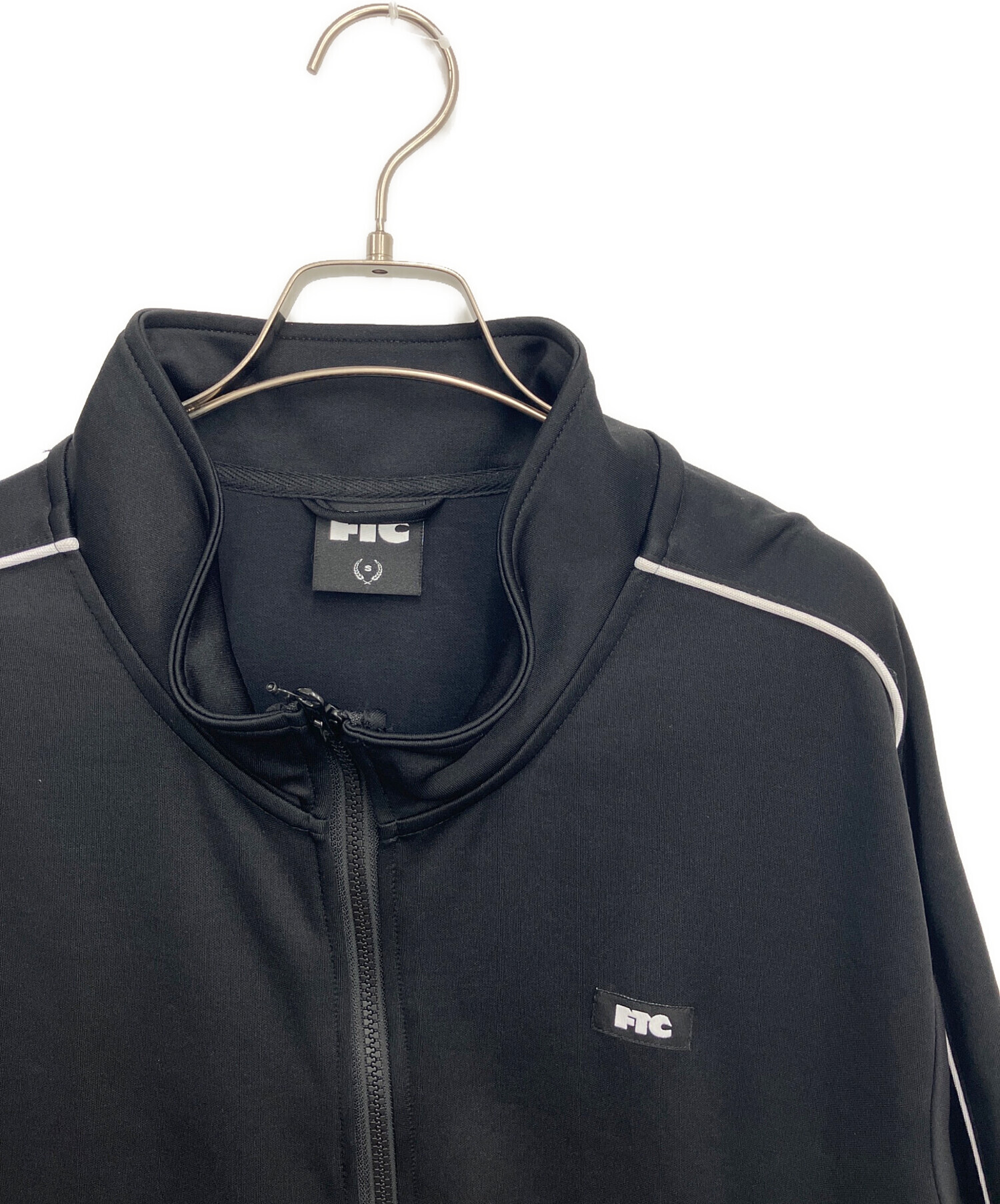 中古・古着通販】FTC (エフティーシー) PIPING TRACK JERSEY ブラック