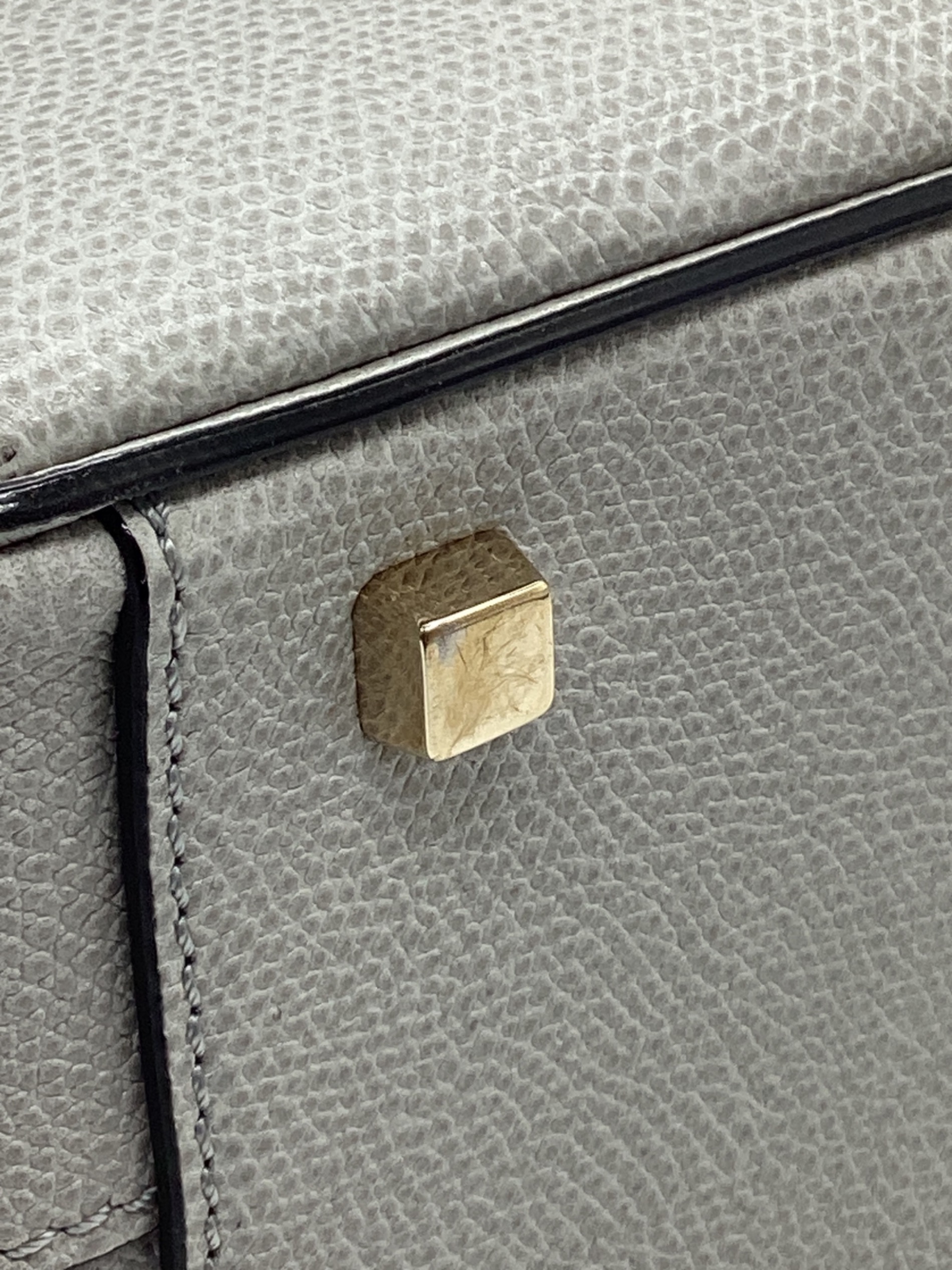 Valextra バレクストラ ショルダーバッグ  グレー 【古着】【中古】【送料無料】 中古・古着通販】Valextra (ヴァレクストラ) ショルダーバッグ グレー