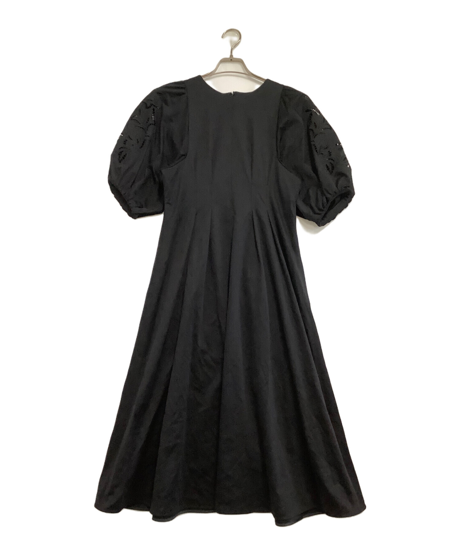 ANAYI モクロディ刺繍ワンピース38 中古・古着通販】ANAYI (アナイ) モクロディ刺繍袖ワンピース ブラック