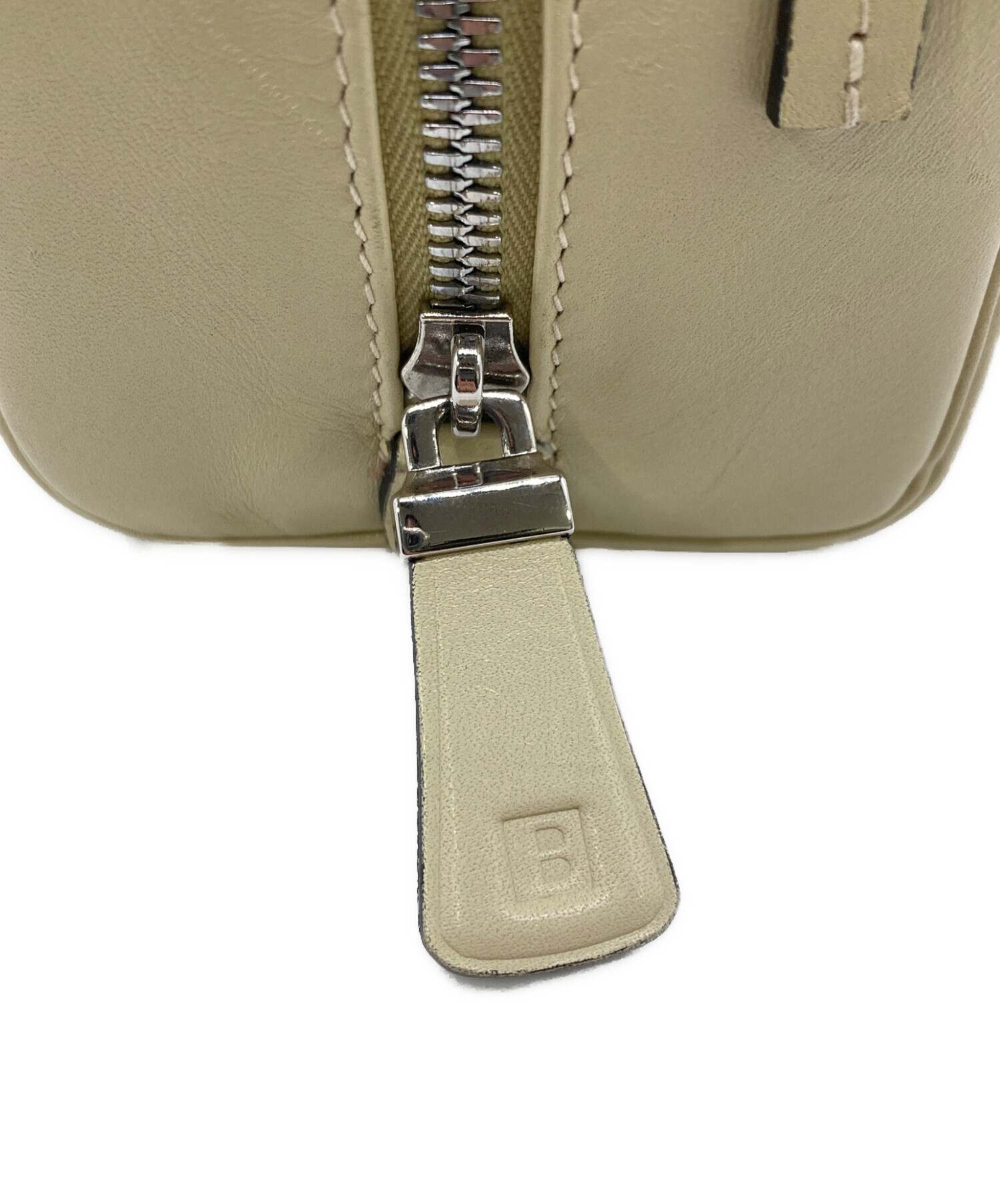 中古・古着通販】BALLY (バリー) キューブショルダーバッグ アイボリー 