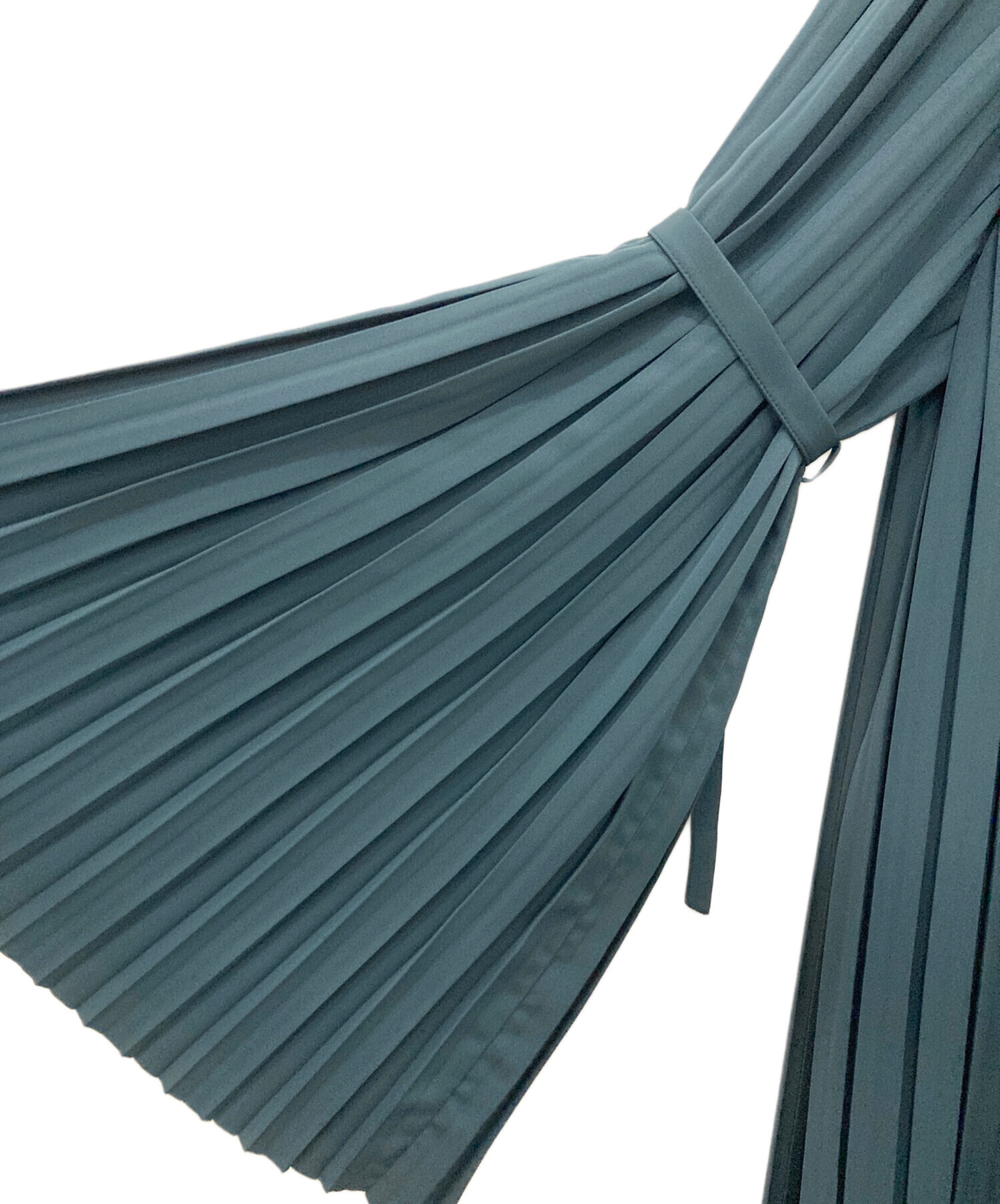 中古・古着通販】HYKE (ハイク) TAFFETA PLEATED DRESS ブリーグリーン 