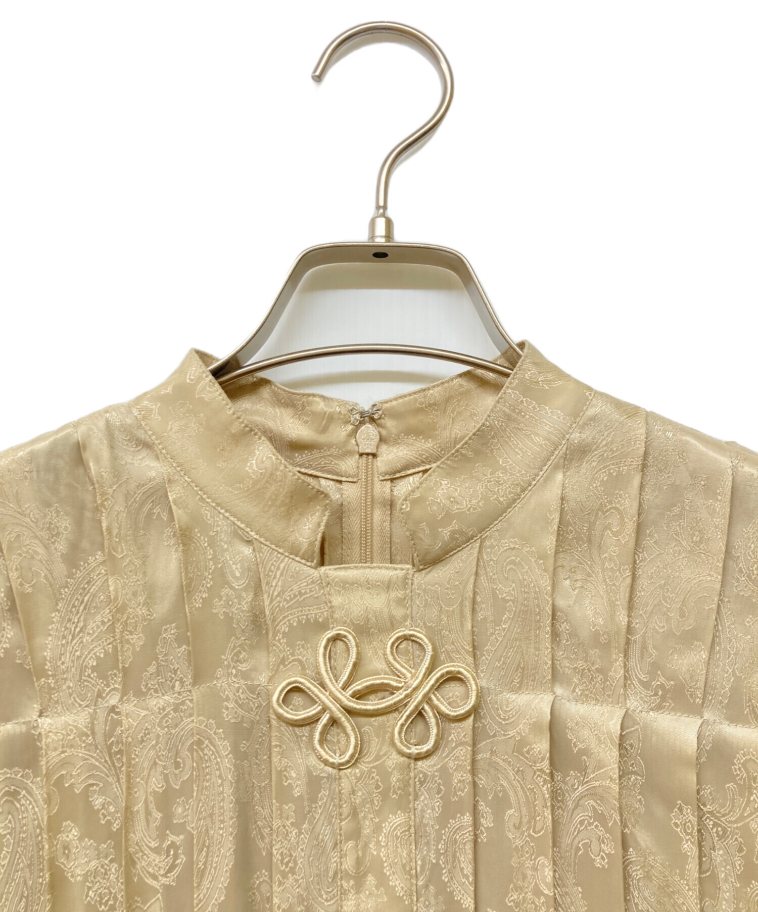 中古・古着通販】AMERI (アメリ) CHINA PLEATS BLOUSE ベージュ サイズ 