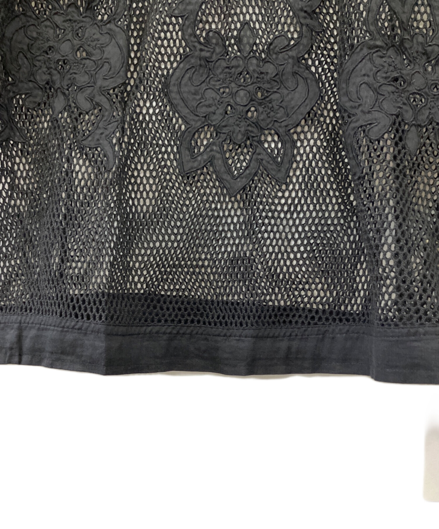 中古・古着通販】anuke (アンヌーク) Embroidery Mesh Tops ブラック
