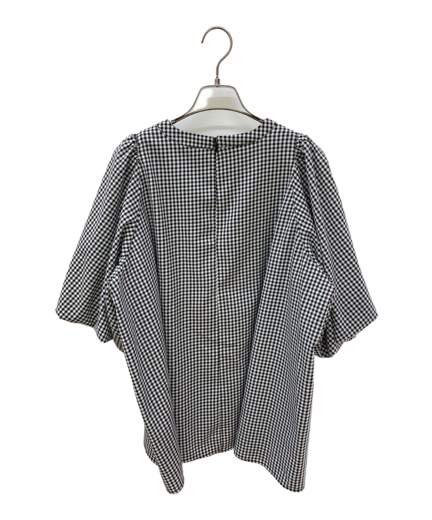 中古・古着通販】BayBee (ベイビー) スランティングフリルブラウス 