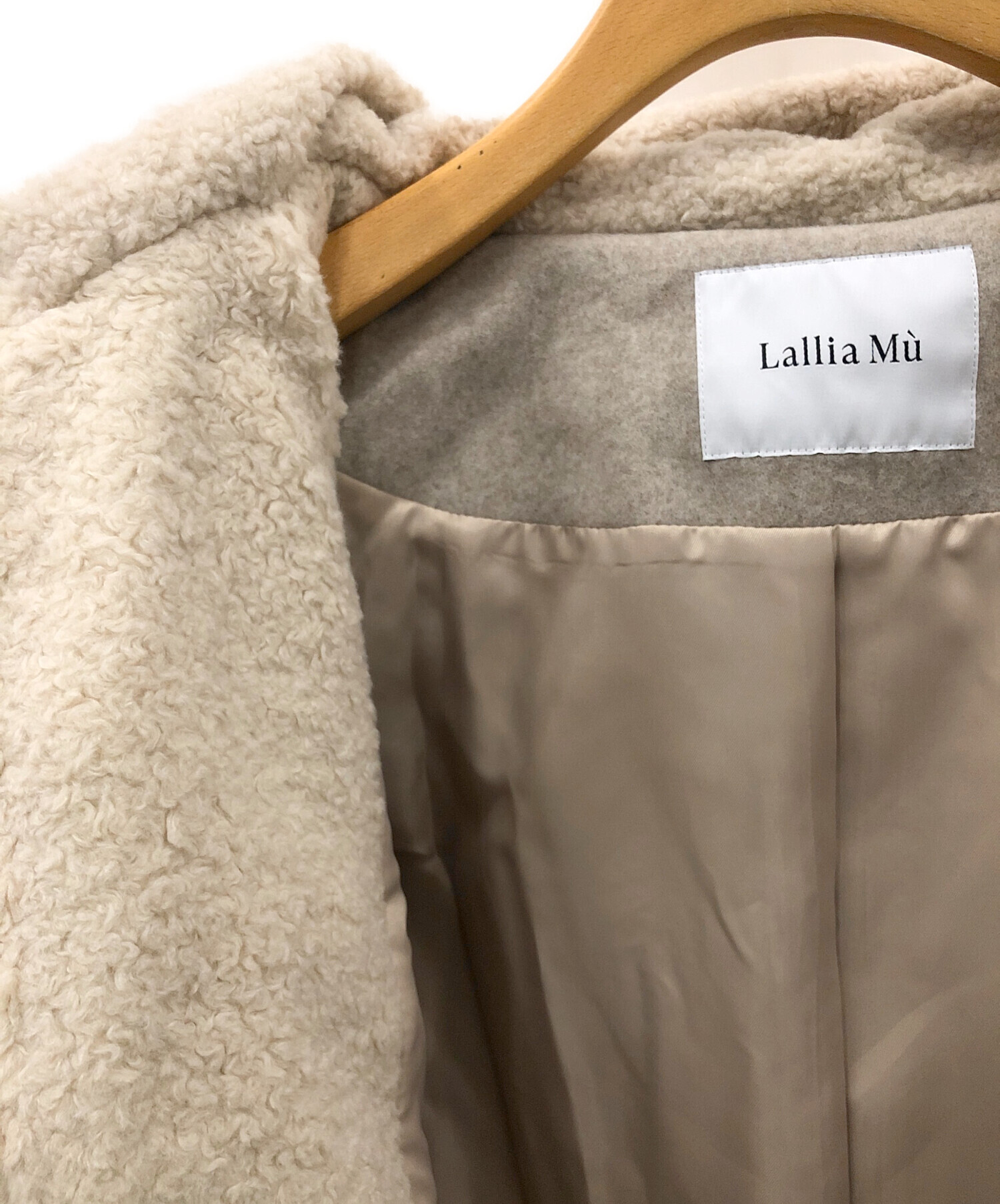 中古・古着通販】Lallia Mu (ラリア ムー) ボアフードショート 