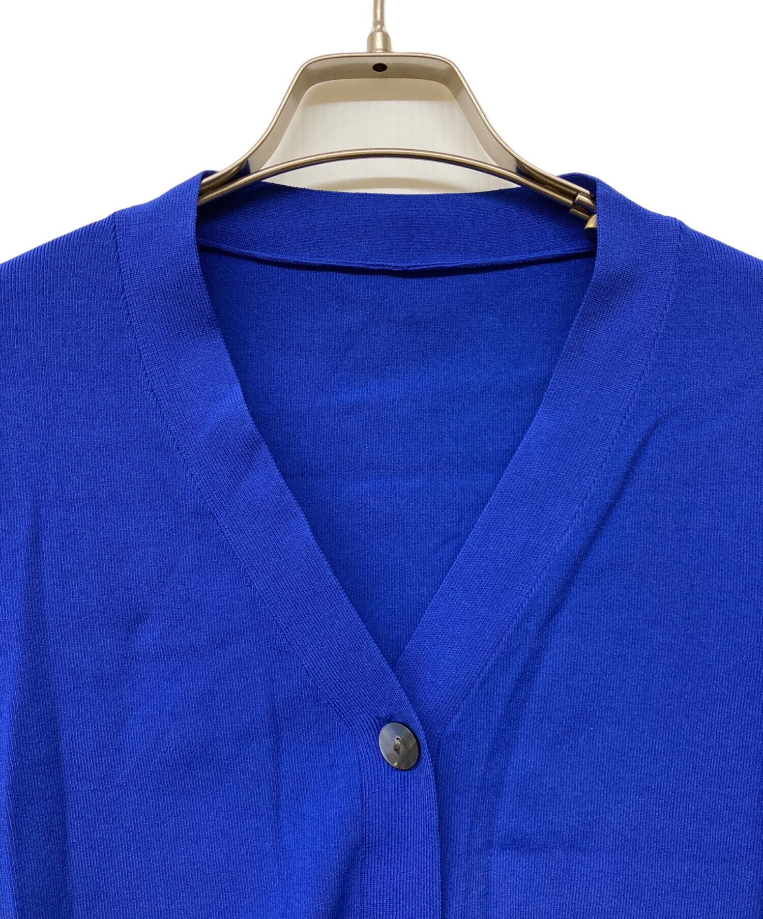 2280Z 美品 ソージュ ショート丈ニットカーディガン Vネック 白 Vネックショートニットカーディガン - SOÉJU online store｜上質