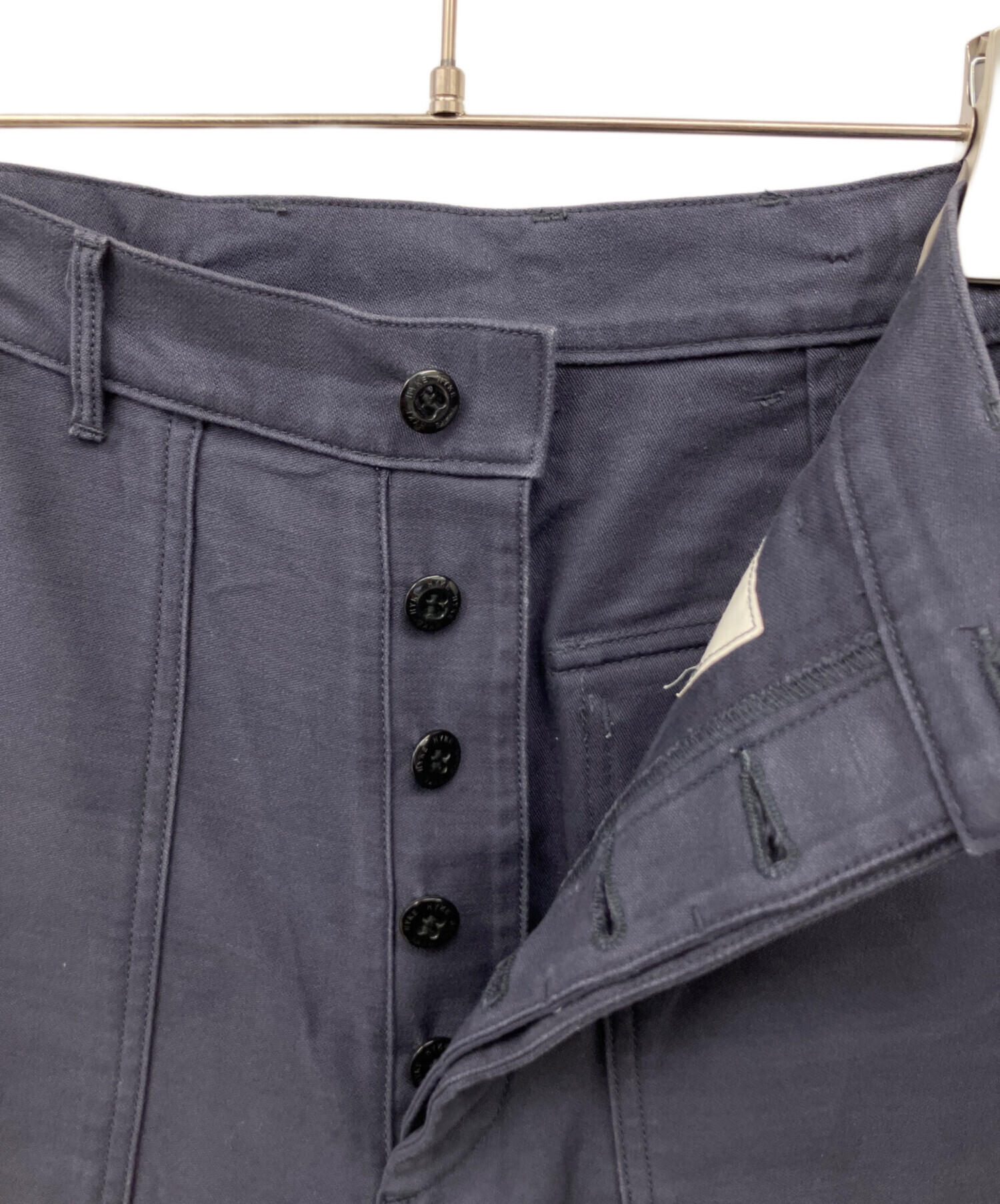 中古・古着通販】HYKE (ハイク) BACK SATIN BAKER PANTS ネイビー