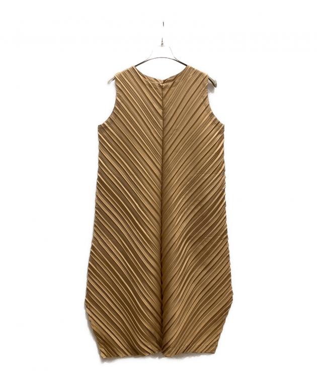 SUIC ノースリーブワンピース ベージュ サイズ2 中古・古着通販】ISSEY MIYAKE (イッセイミヤケ) ノースリーブ
