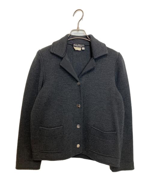 【美品】フェラガモ　ニットジャケット　シルバーボタン　ロゴ 美品】フェラガモ ニットジャケット シルバーボタン ロゴ 2025年