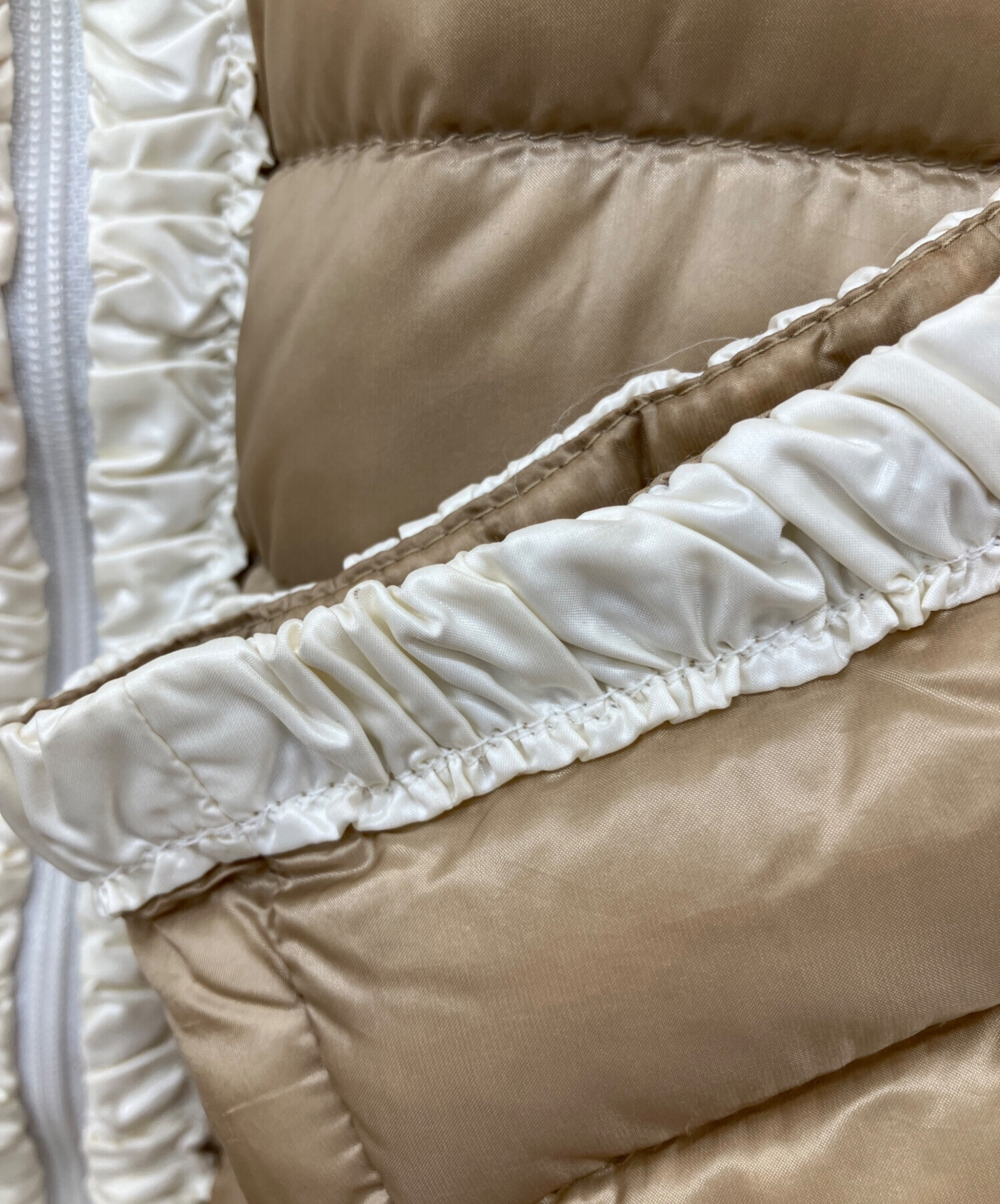 モンクレール FLAVIENNE ダウン サイズ1 ベージュ 中古・古着通販】MONCLER (モンクレール) FLAVIENNE/フラヴィエンヌ