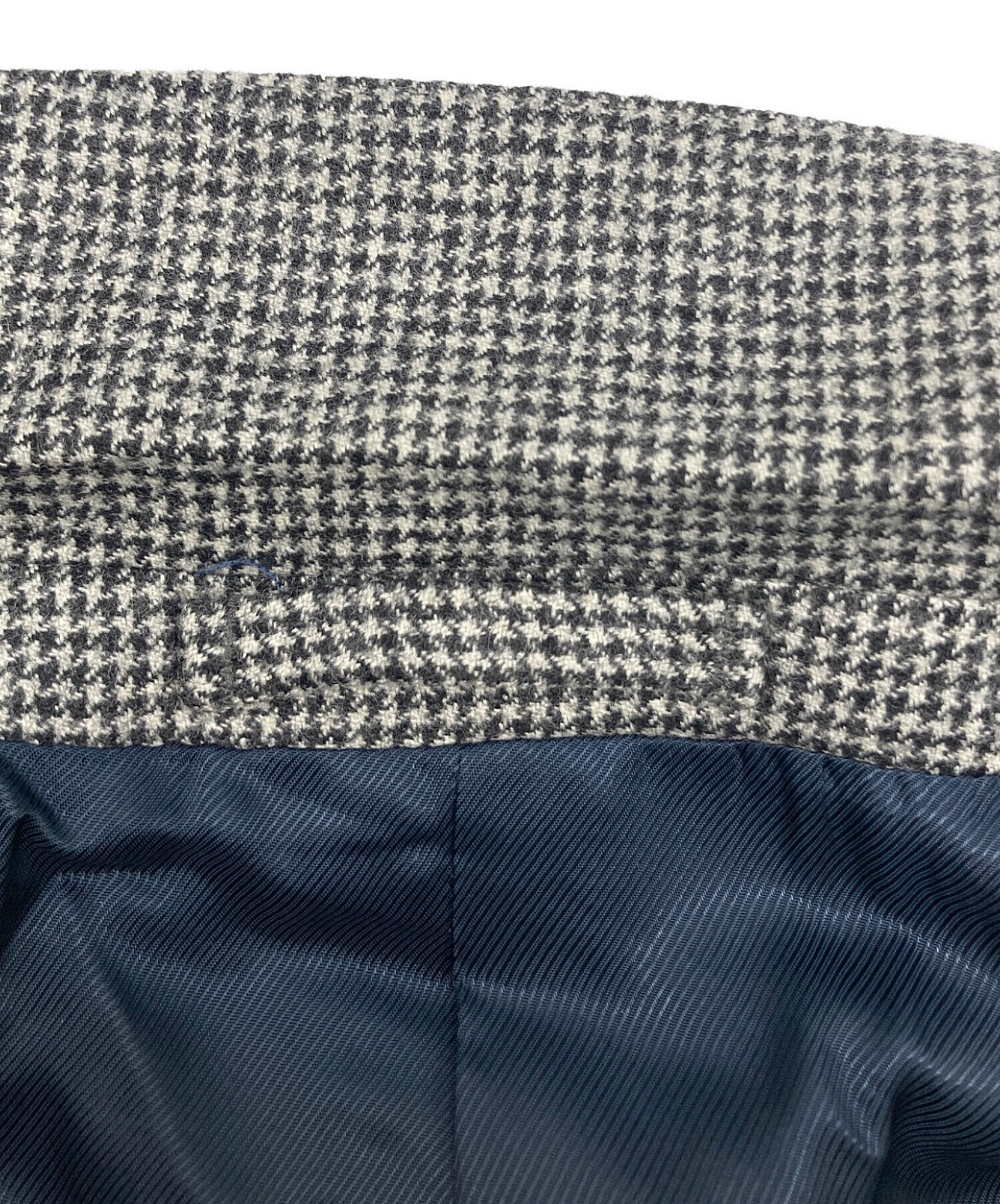 【新品　タグ付き】LARDINI ダークグレー ダブルスーツ48 トラベルウール シャークスキンスーツ – LARDINI Online Store