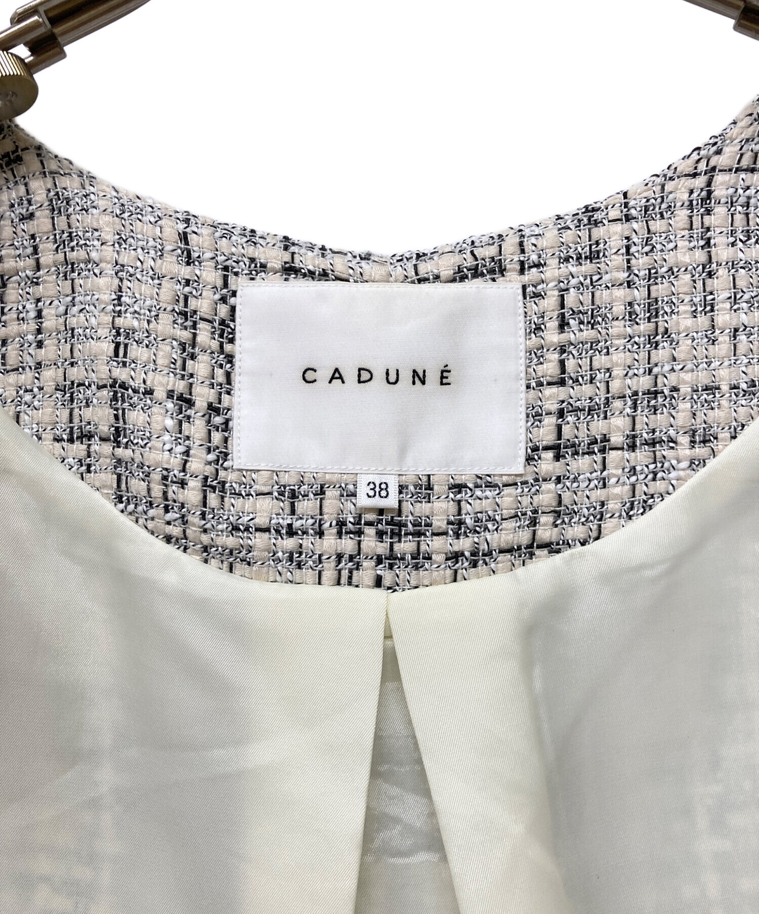 中古・古着通販】CADUNE (カデュネ) ツイードフレアベスト ホワイト