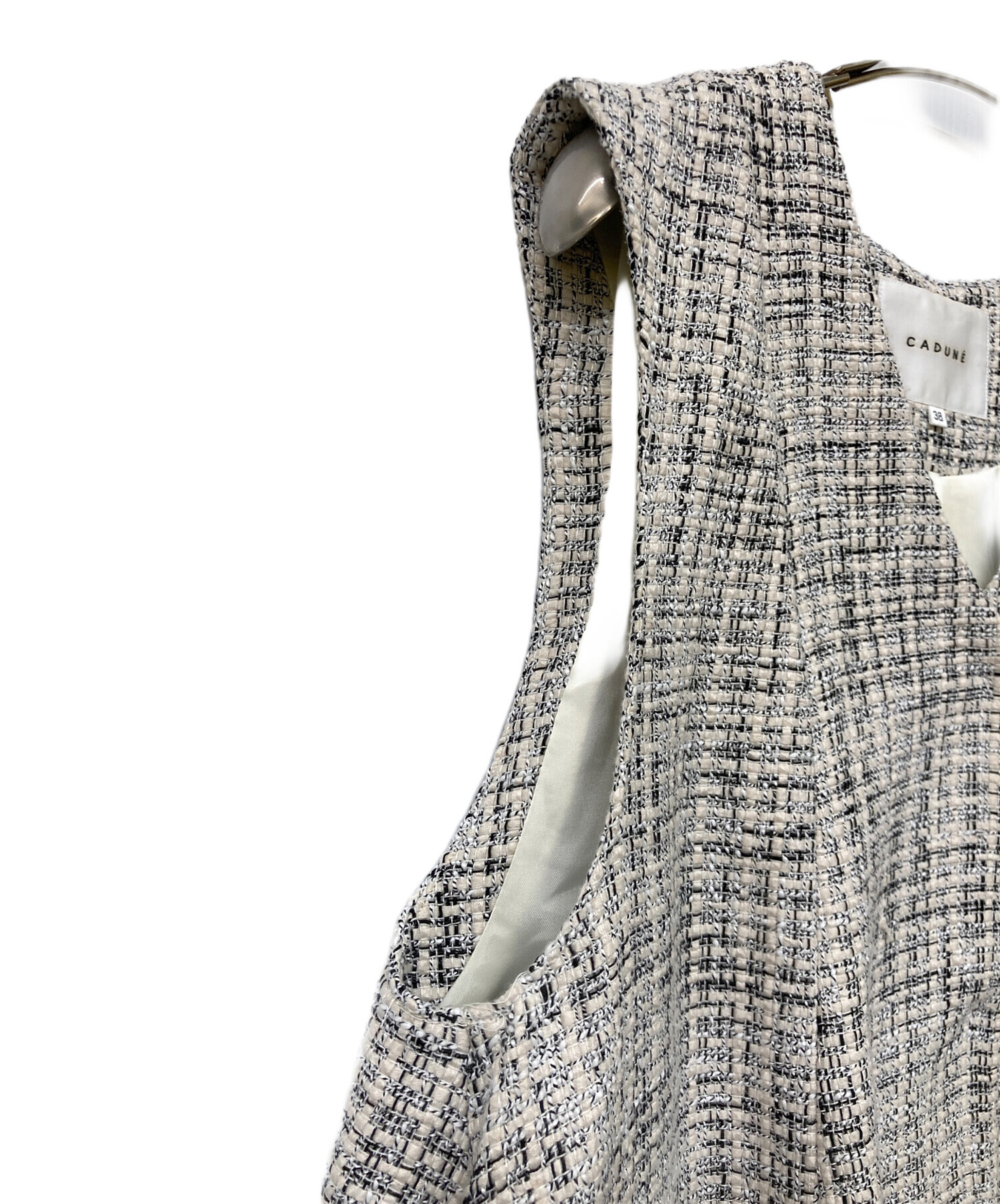 中古・古着通販】CADUNE (カデュネ) ツイードフレアベスト ホワイト