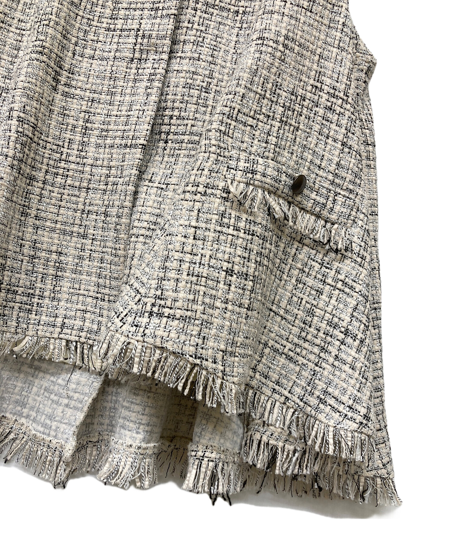 【専用_断捨離中AA 様】 CADUNÉ カデュネ ツイードセットアップ 中古・古着通販】CADUNE (カデュネ) ツイードフレアベスト ホワイト