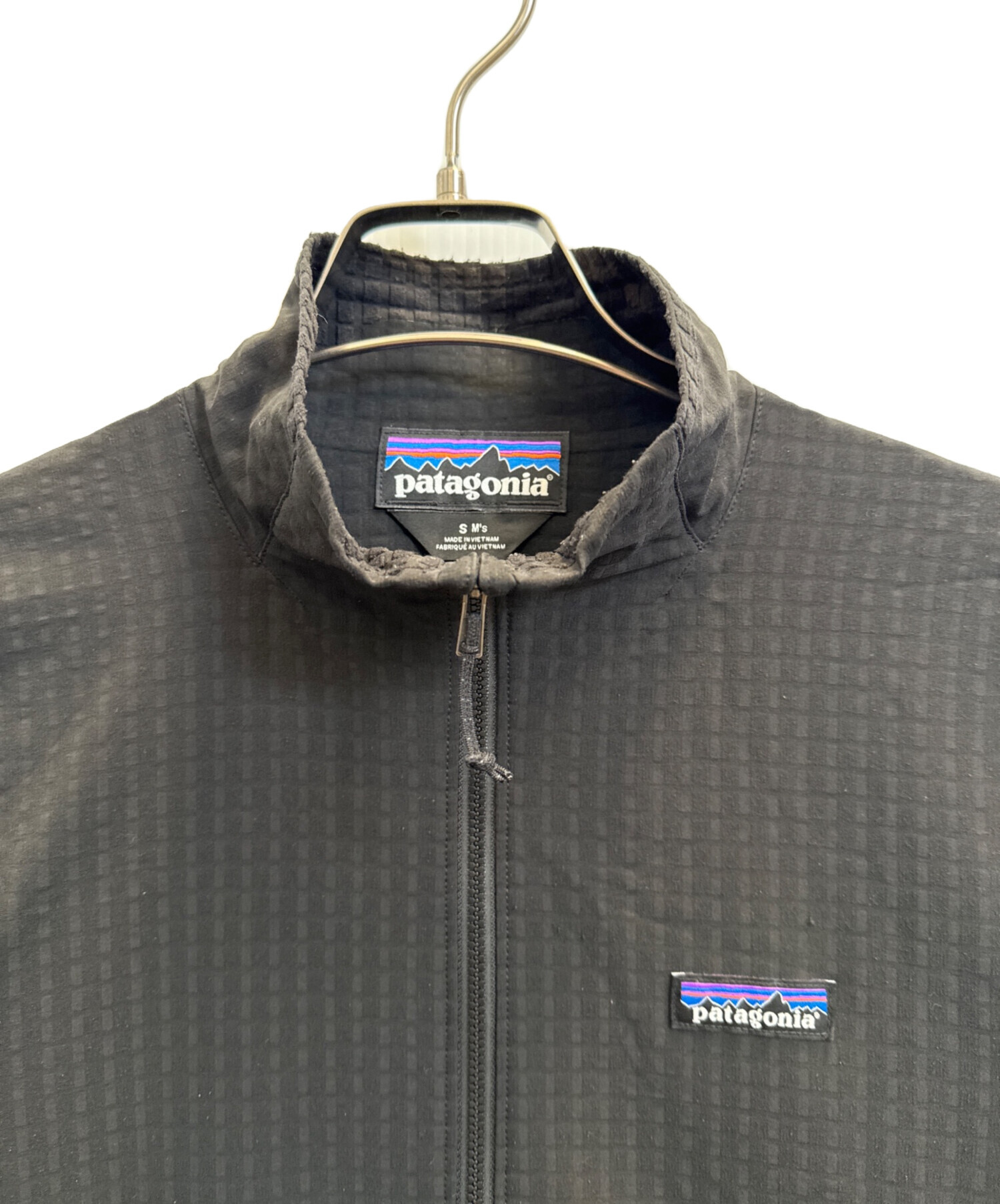 みりあん☺︎③ 中古・古着通販】Patagonia (パタゴニア) R1 TECHFACE JACKET ブラック