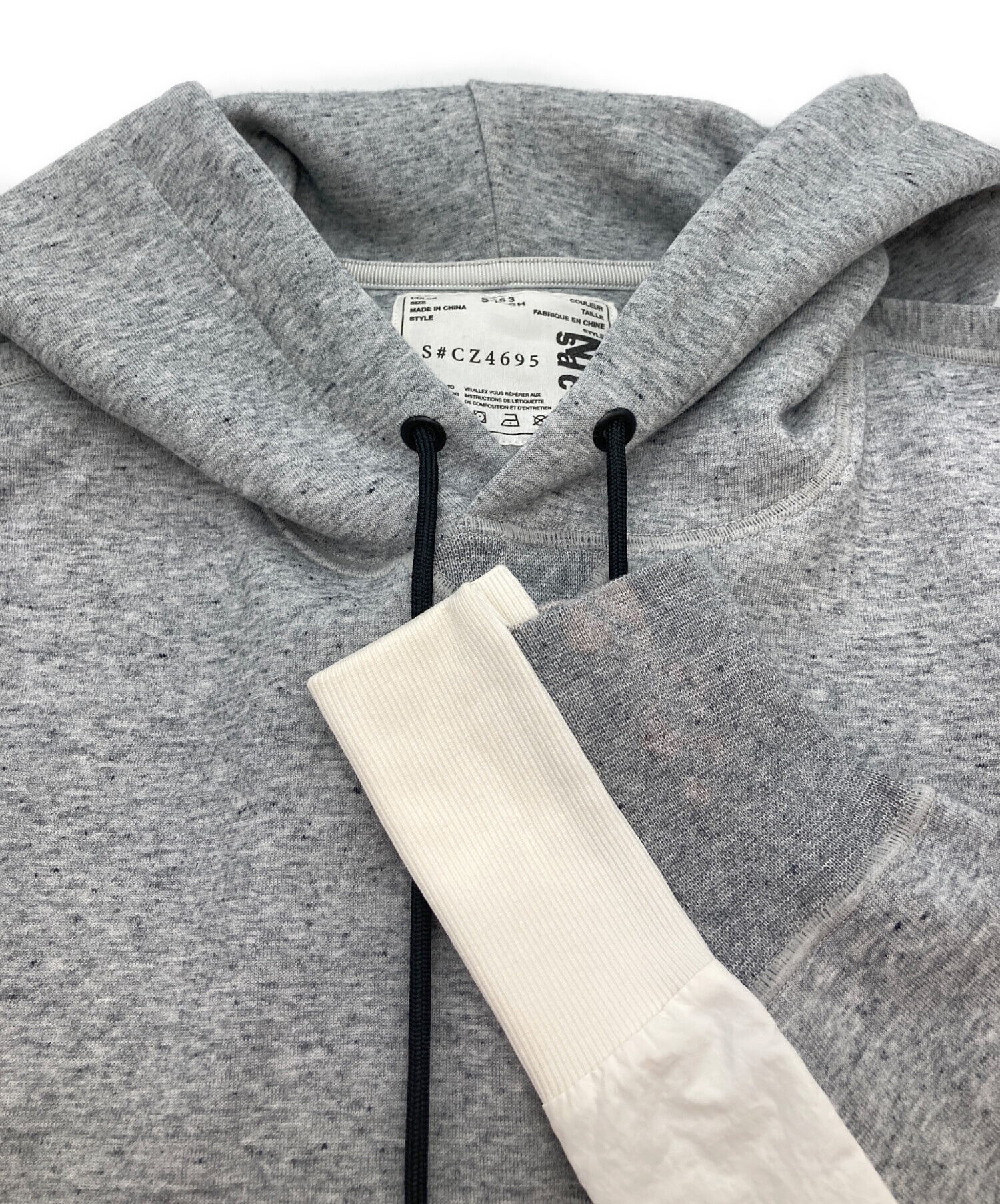 sacai×NIKE グレー フーディー　Lサイズ ナイキ×サカイ グレー×ホワイト 2WAY ジップアップパーカー NIKE