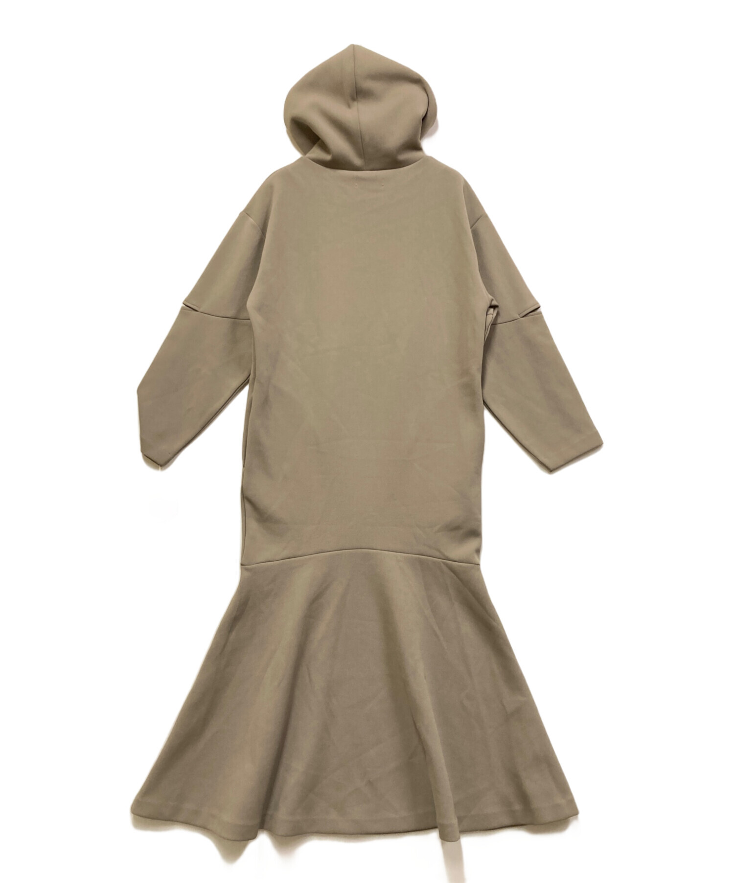 中古・古着通販】emmi atelier (エミアトリエ) フーディーカット 