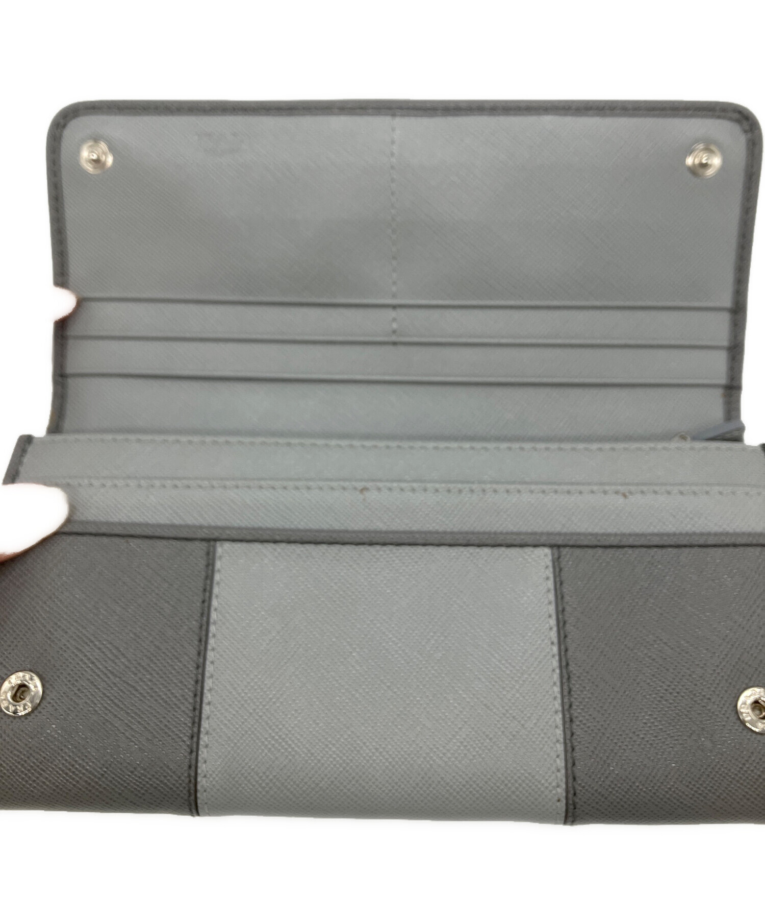 中古・古着通販】PRADA (プラダ) 長財布 グレー｜ブランド・古着通販