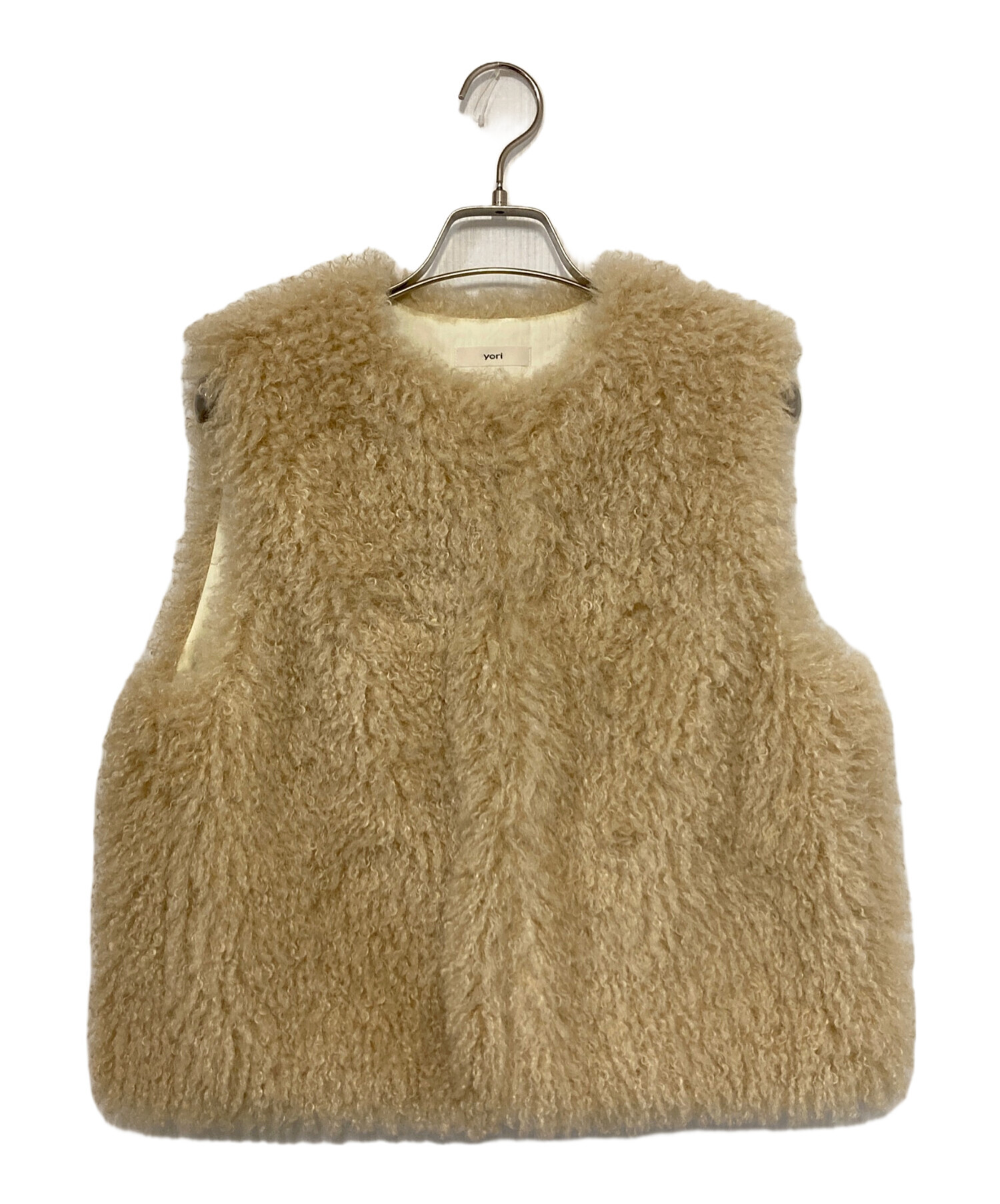 yori ショートカールファーチョッキベージュ