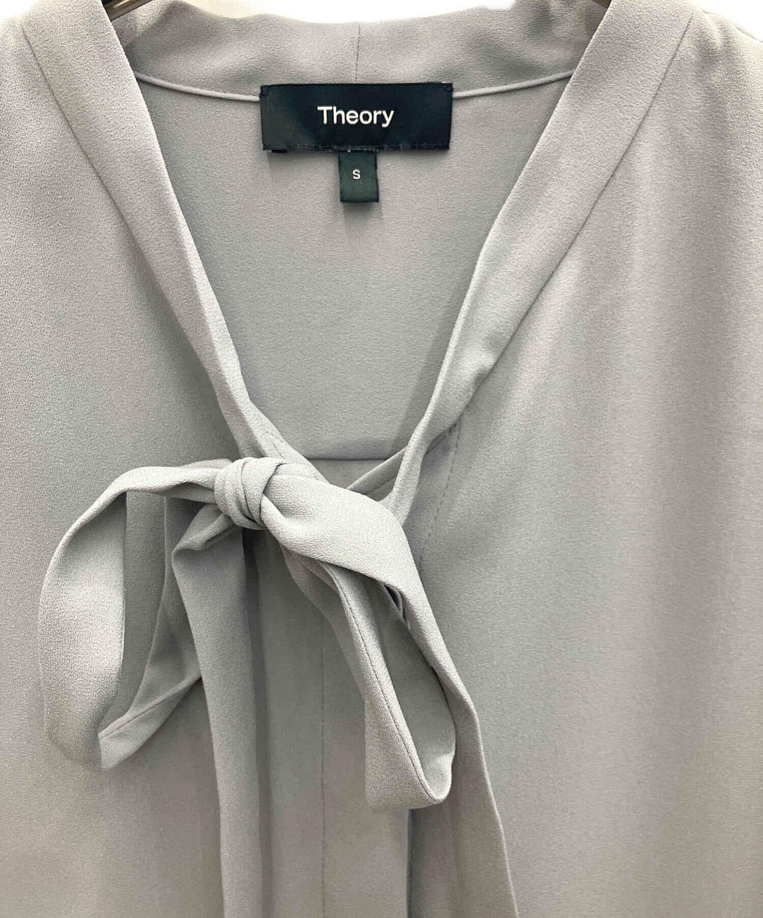 中古・古着通販】theory (セオリー) Prime GGT Tie Blouse グレー