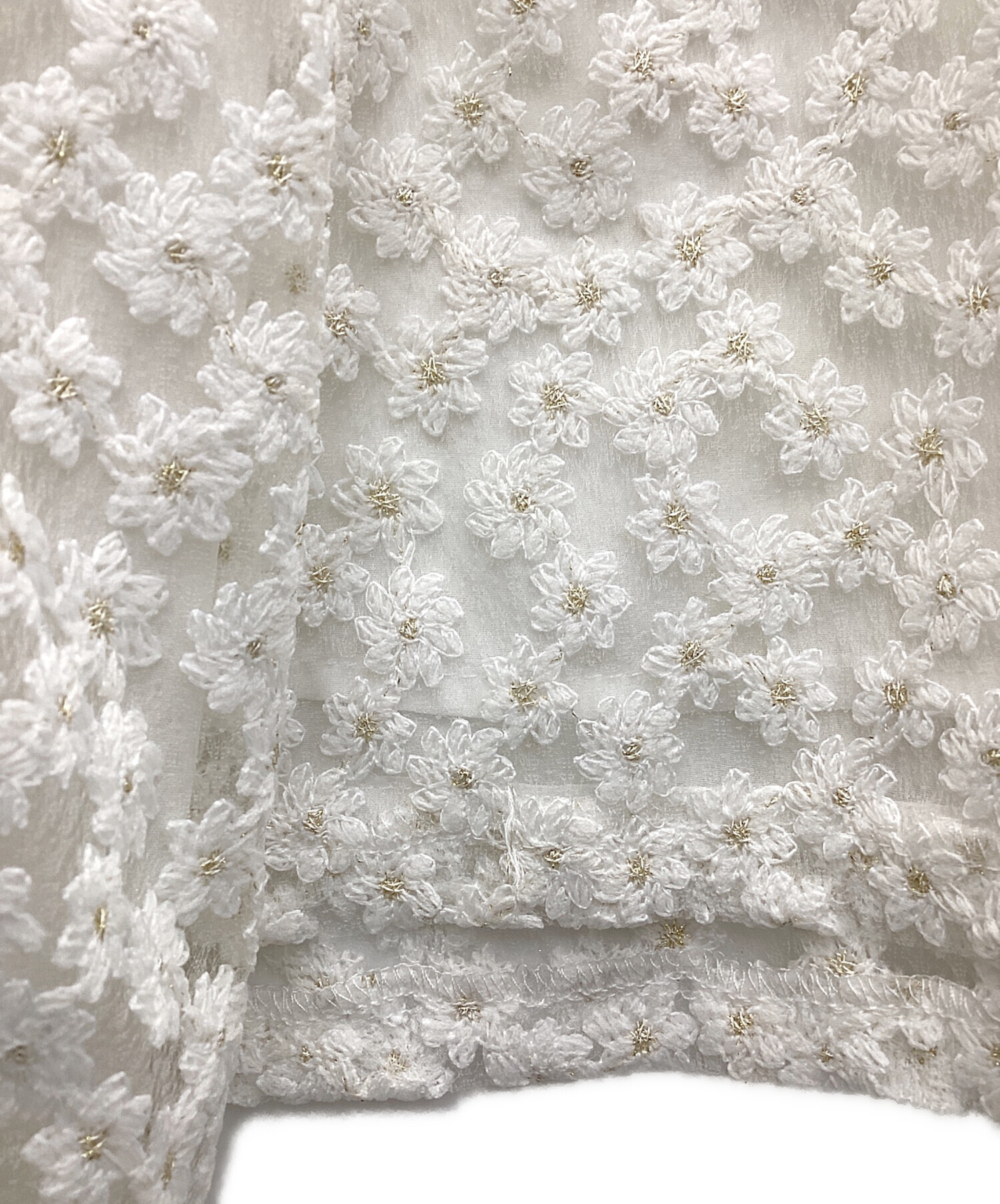 アルページュストーリー フラワー刺繍ブラウス ホワイト 2 中古・古着通販】ARPEGE STORY (アルページュストーリー) フラワー刺繍