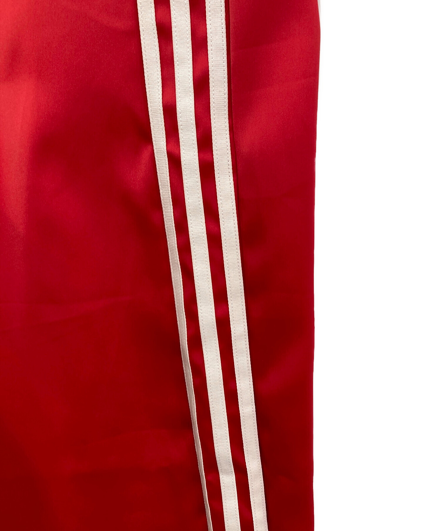 ★adidas originalsレッド トラックパンツ 万国旗タグ　サテン生地 中古・古着通販】adidas (アディダス) サテン ワイドレッグ トラック