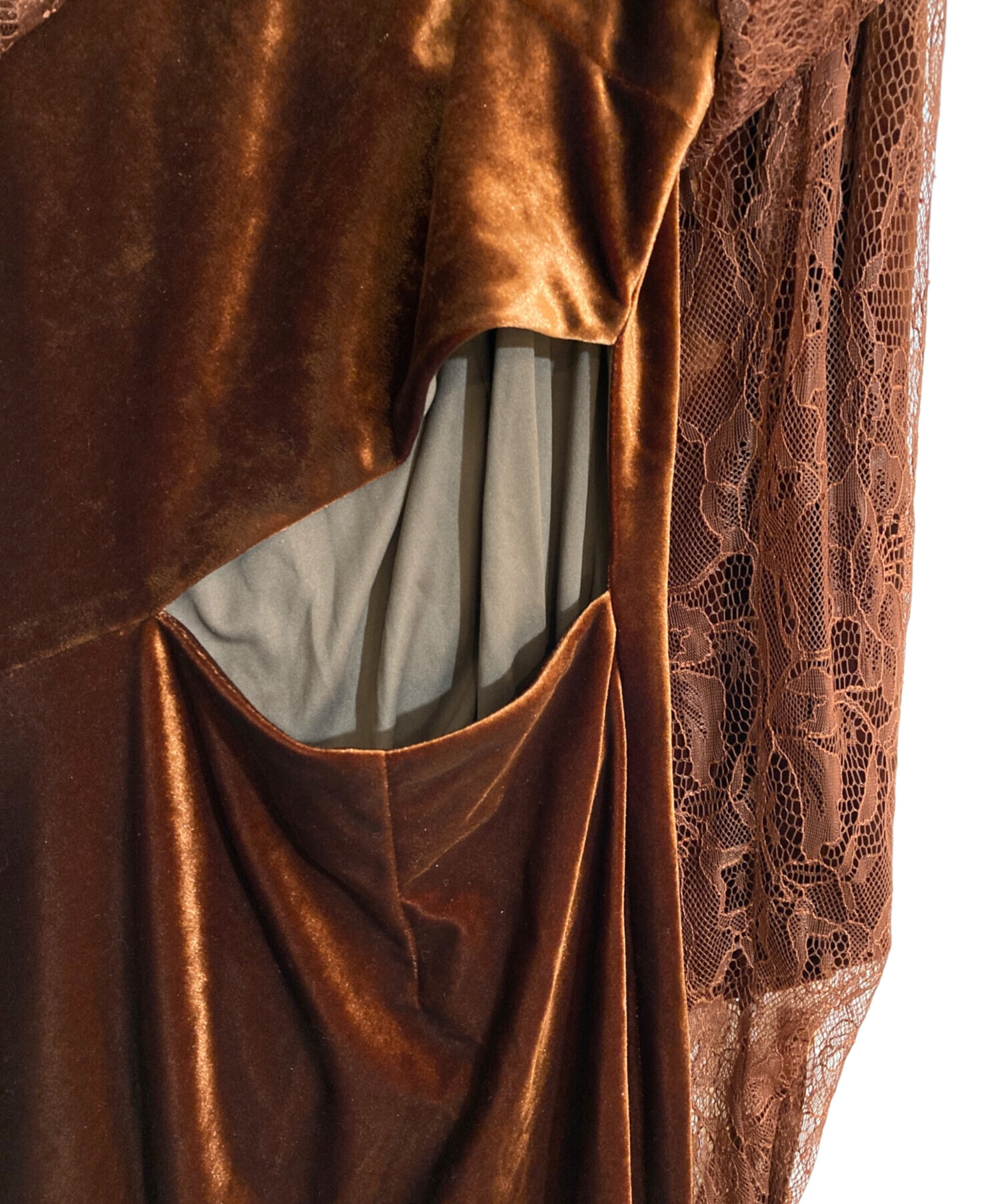 中古・古着通販】AMERI (アメリ) UND VELOUR HOLE LACE DRESS ブラウン