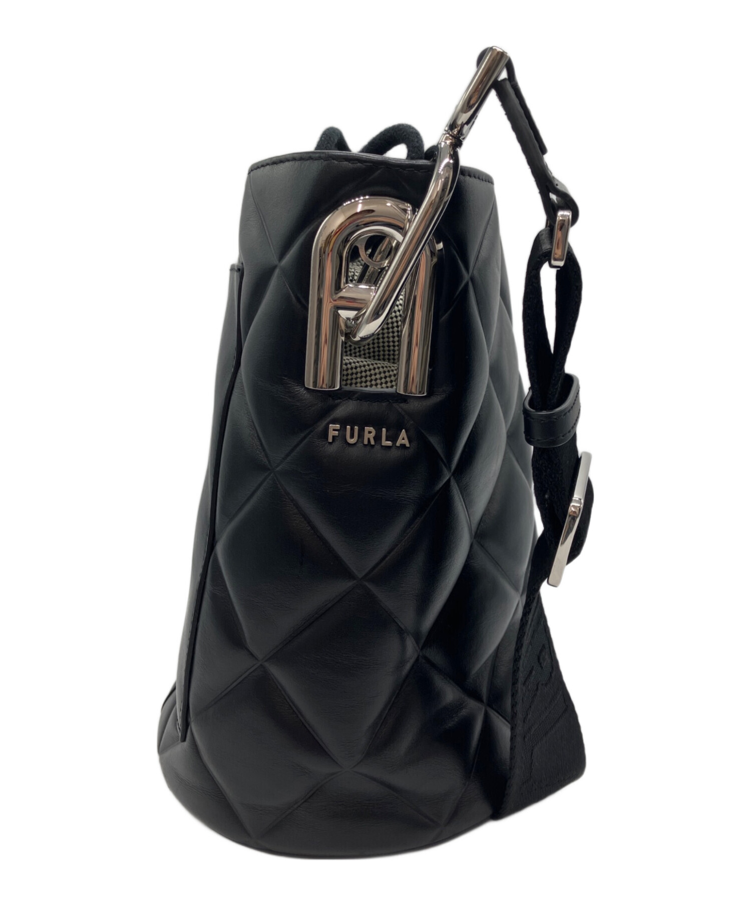 フルラ ショルダーバッグ FURLA LIPARI S BUCKET BAG 中古・古着通販】FURLA (フルラ) LIPARI S BUCKET BAG ブラック