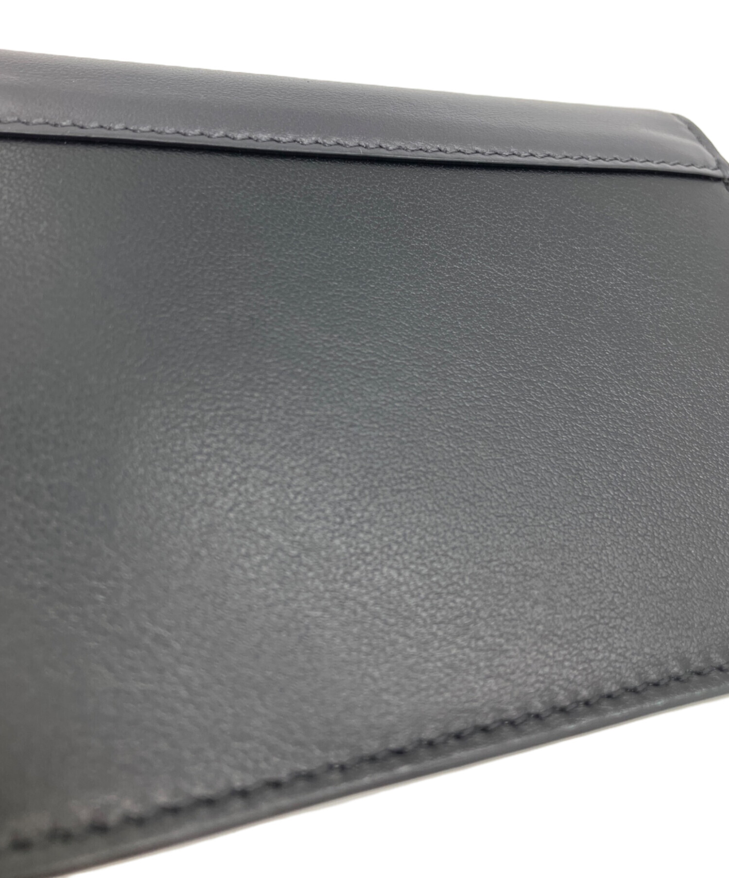 CELINE(セリーヌ) 長財布 ポケット トライフォールデッドマルチファンクション 黒×ピンクベージュ レザー 中古・古着通販】CELINE (セリーヌ) フィービートライフォールデッド
