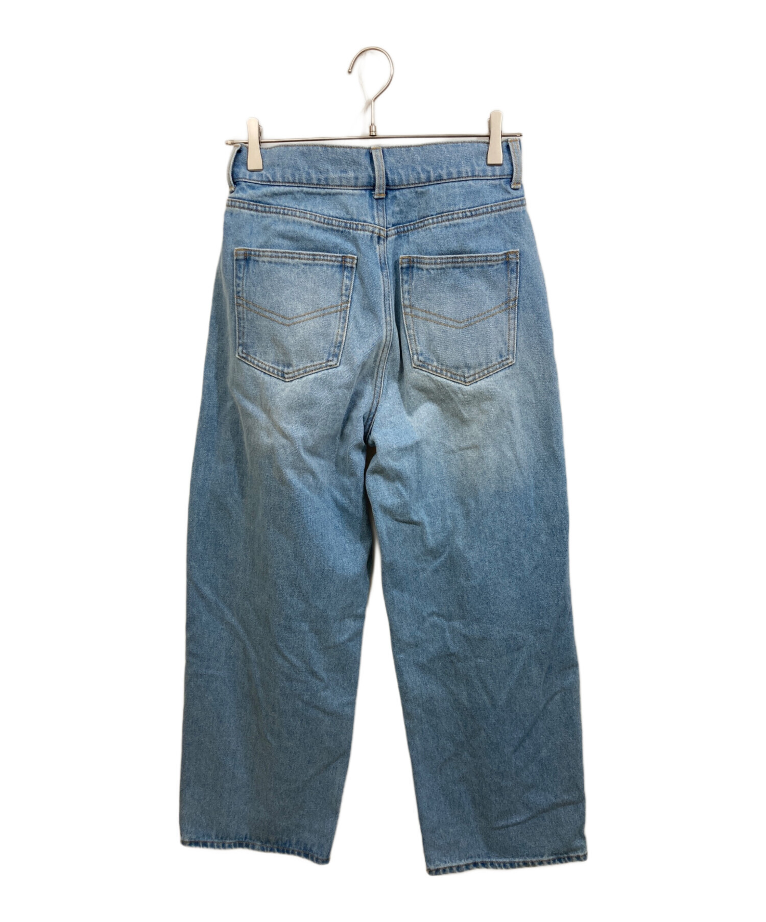 SNIDEL スナイデル タックワイドデニムパンツ 新品未使用　タグ付け タグ付✨未使用SNIDELタックワイドデニムパンツ スナイデル 白