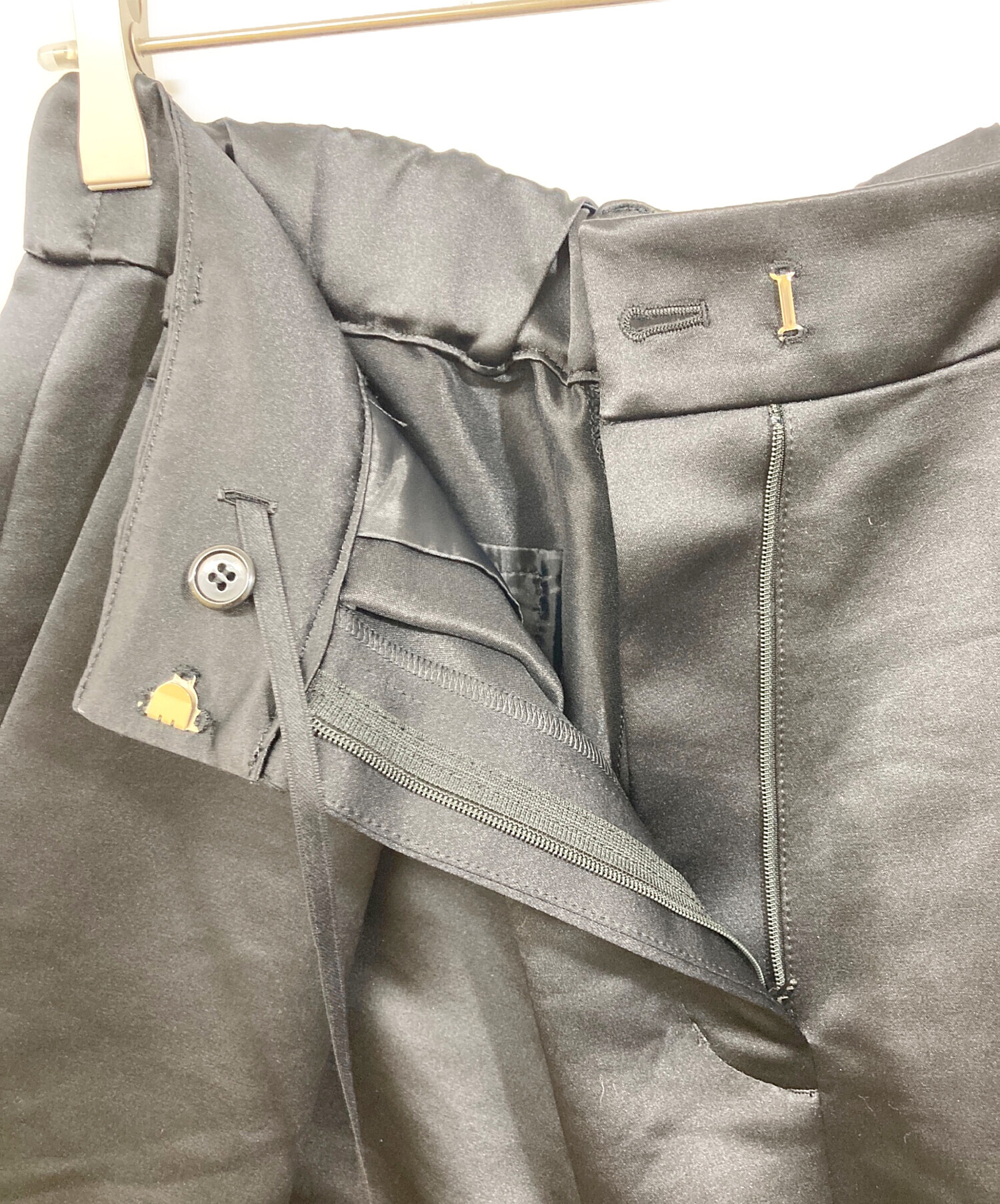 中古・古着通販】Heve (ヘイヴ) サテンガウチョパンツ ブラック サイズ