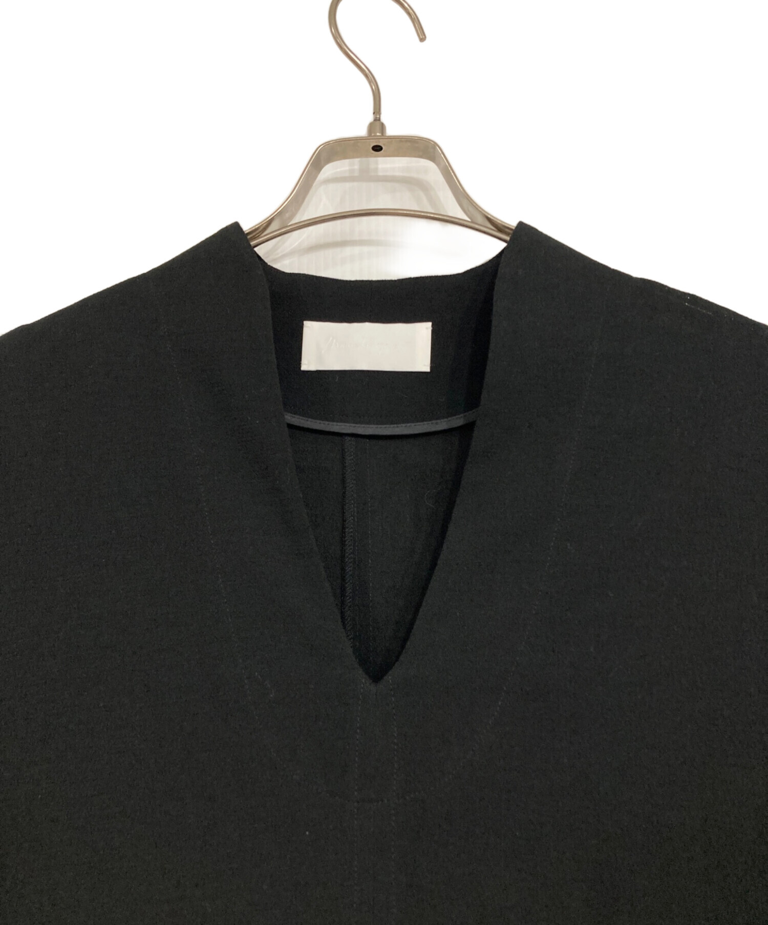 中古・古着通販】Mame Kurogouchi (マメクロゴウチ) Crepe Deep V-Neck