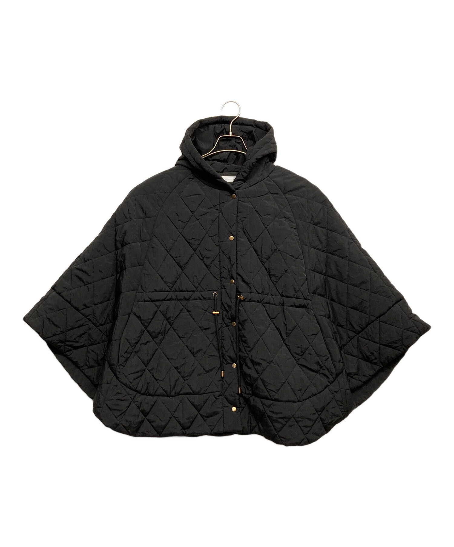 【新品・未使用】メゾンドドルチェ　キルティング　ポンチョ　ブラック 中古・古着通販】maison de Dolce. (メゾンドドルチェ) キルティング