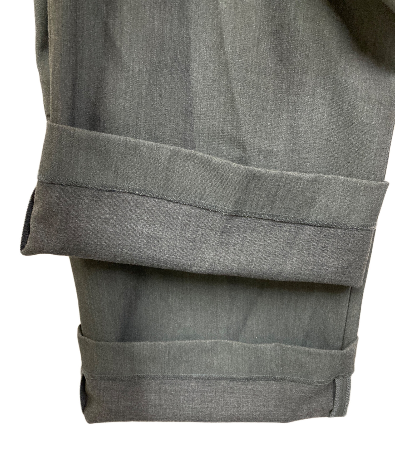中古・古着通販】THE TOE (ザ・トゥー) STRASBOURG SLIT PANTS グレー 中古・古着通販】THE TOE (ザ・トゥー) STRASBOURG SLIT PANTS グレー