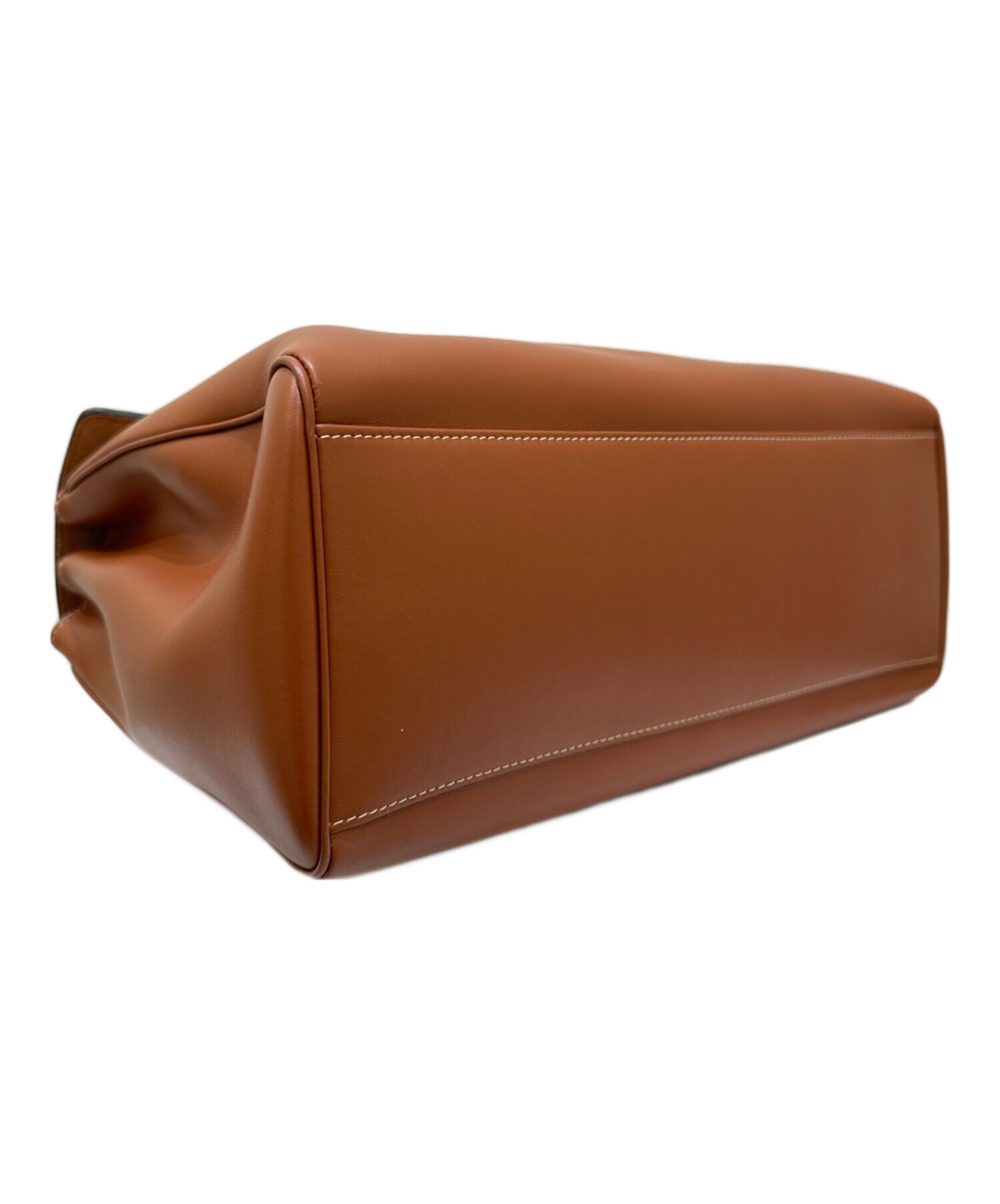 【値下げ】セリーヌ　セーズミディアム　現在定価649,000円 CELINE】セリーヌ『ミディアム ソフト16(セーズ) バッグ』195543