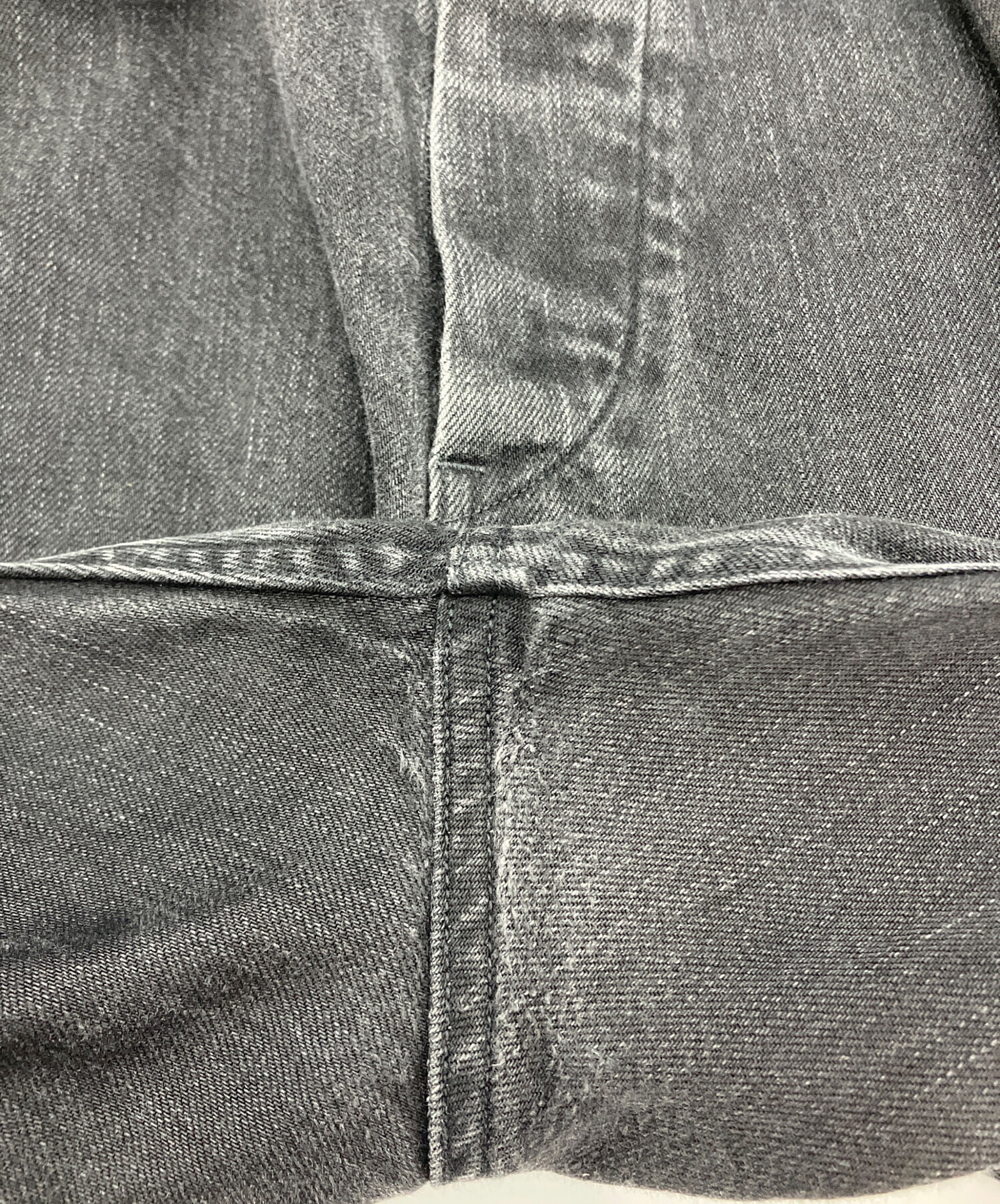 中古・古着通販】COMOLI (コモリ) ベルテッドデニムパンツ ブラック