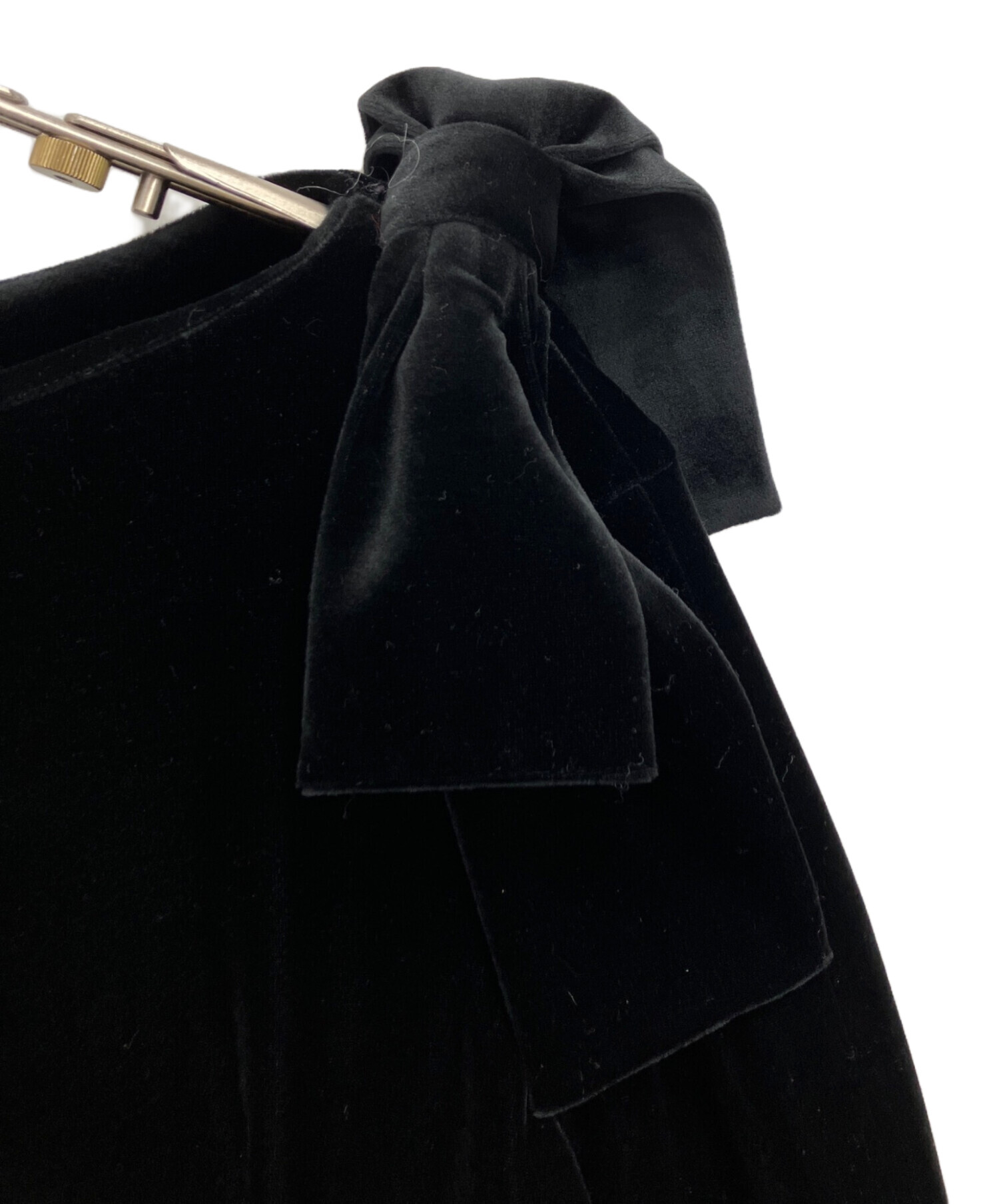 中古・古着通販】cygne (シーニュ) リボンショルダーベロアトップス