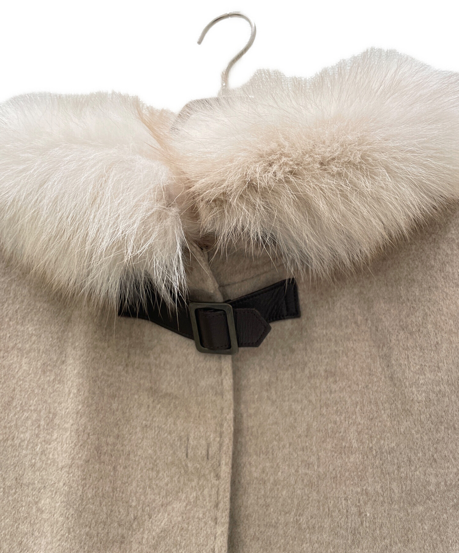 FOXEY ベージュ ヌートリアファー付き ピーコート 38サイズ 中古・古着通販】FOXEY (フォクシー) ファーフードカシミヤコート