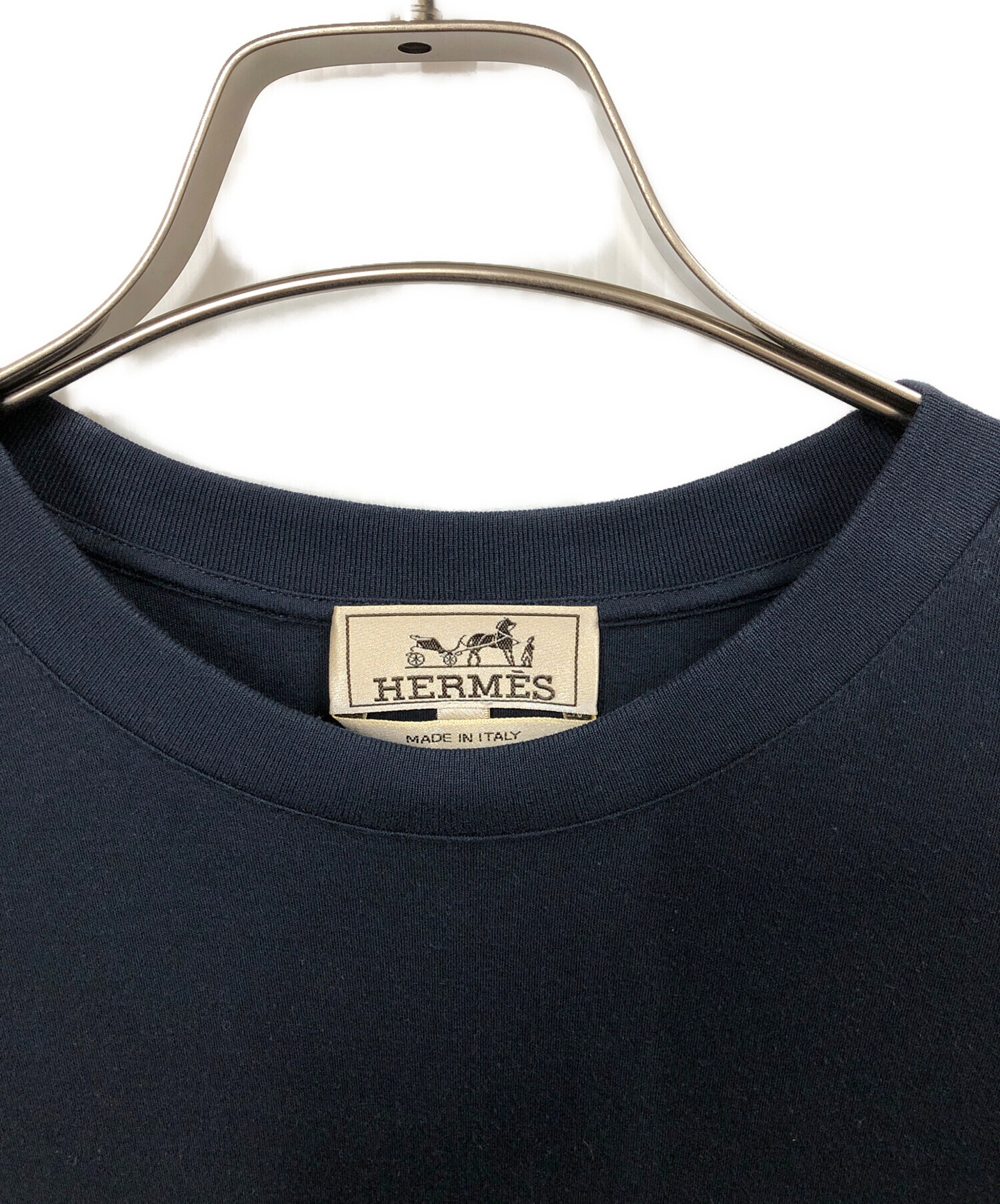 HERMES ネイビー レザープリント付き Tシャツ S 中古・古着通販】HERMES (エルメス) MEGA Chariot プリントTシャツ